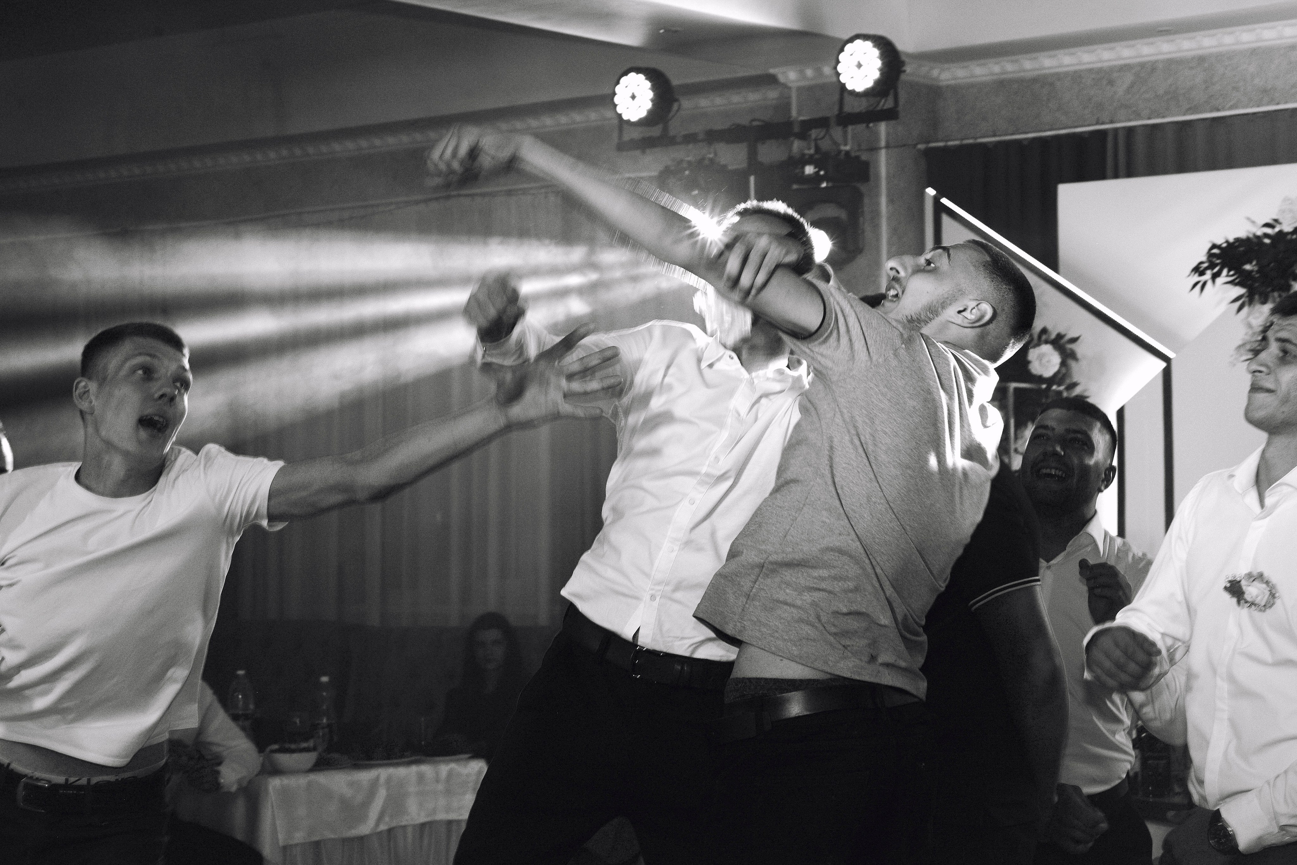 Съемка свадеб и торжеств в Приморско-Ахтарске. Фотограф в Приморско-Ахтарске — Свадьбы, Школы, Фотоальбомы