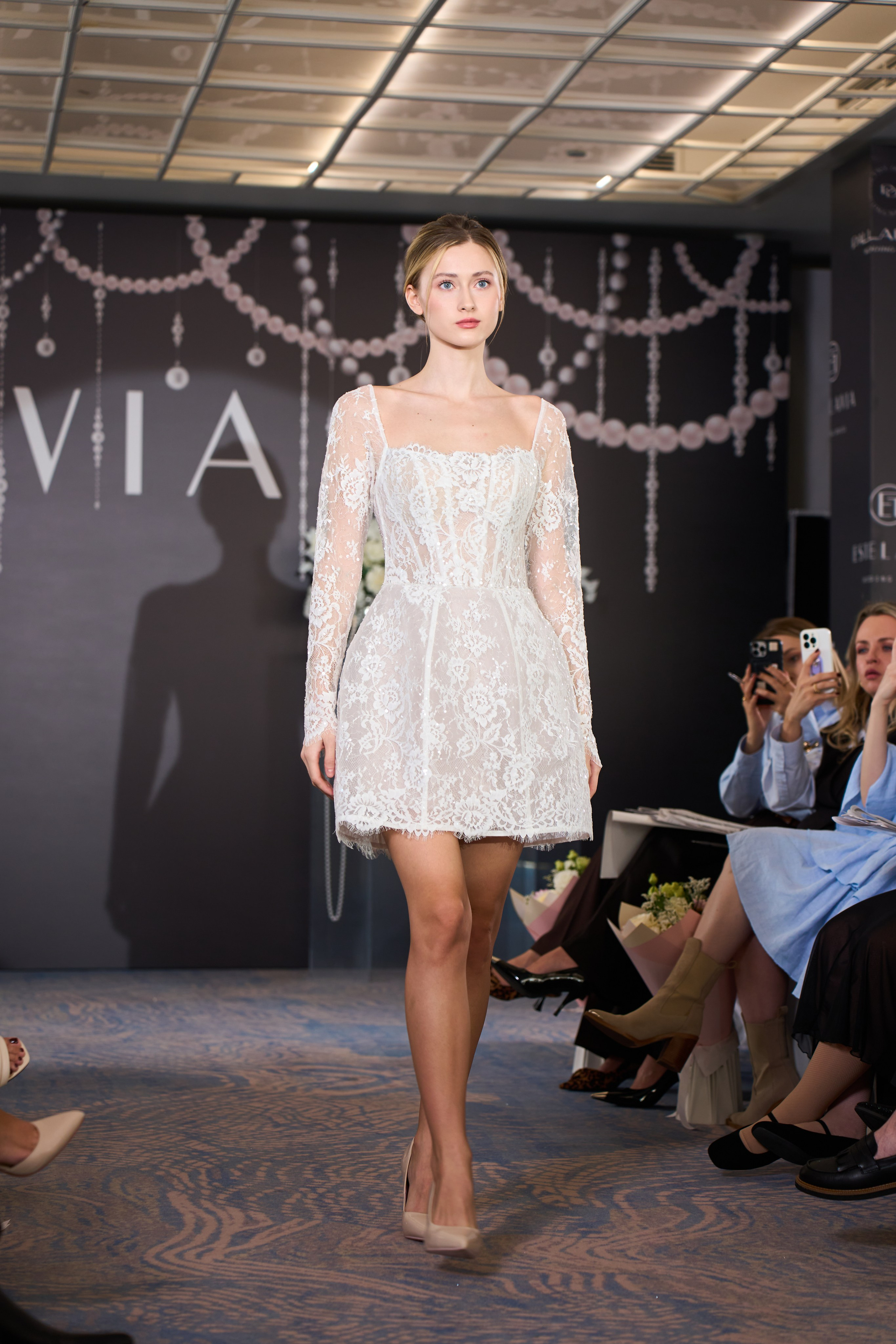 Репортажный фотограф. Показ свадебных платьев в Москве. Репортажный фотограф в Москве Вадим Галанин