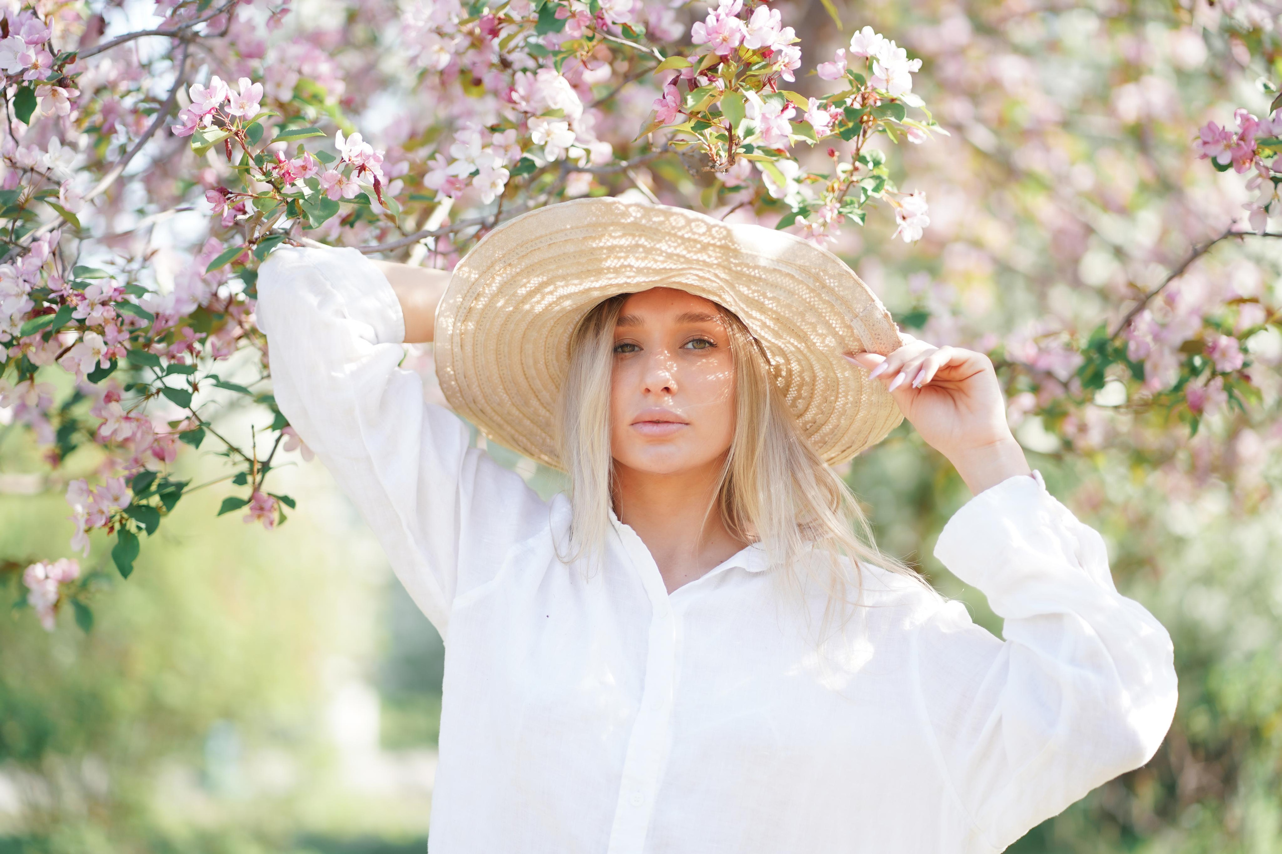 Фотосессия прекрасных девушек в цветущих яблонях!. Портретный фотограф в Москве, Московской области. Деловой портрет