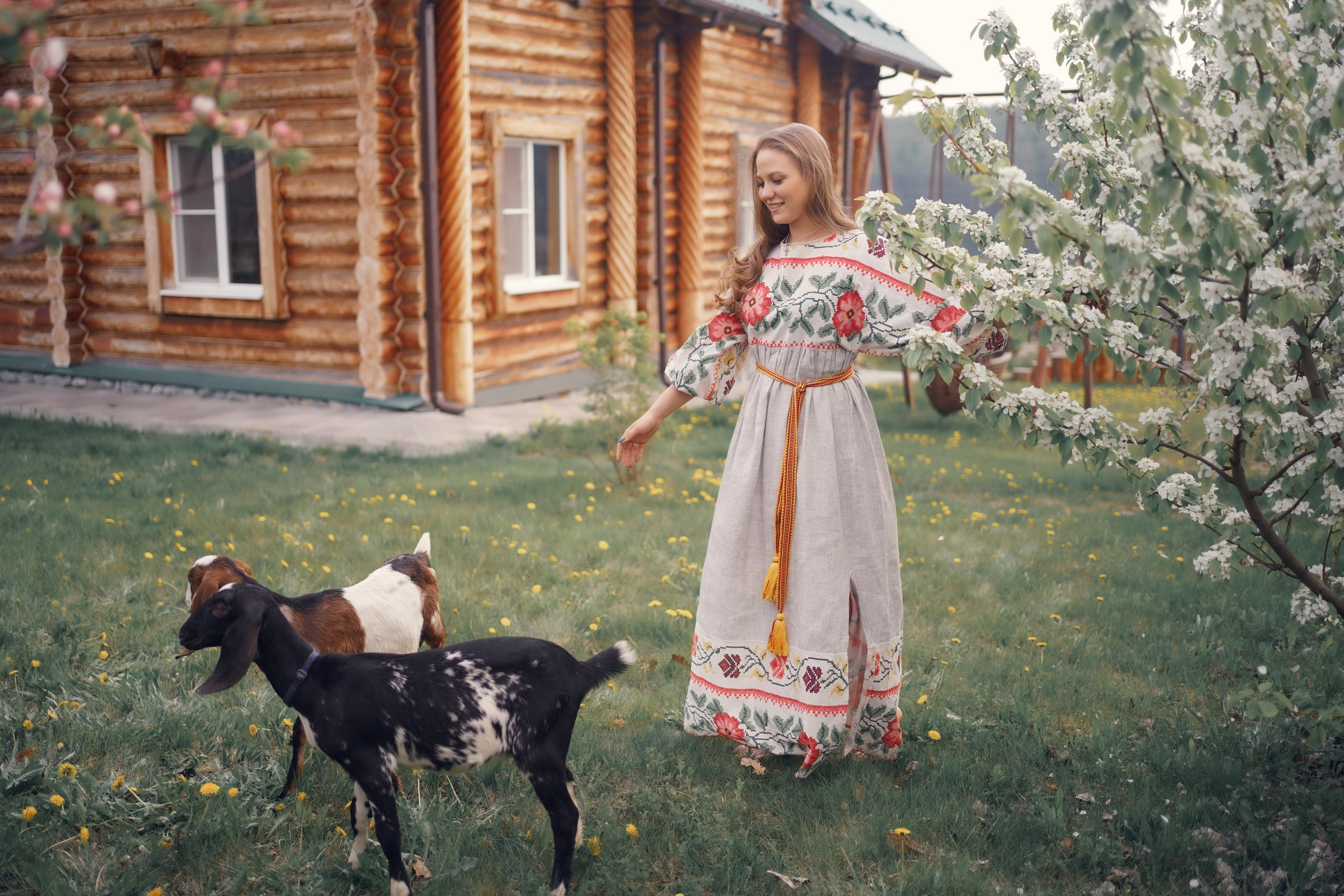 Весенние фотосессии в Мариинске в русском стиле. Портретный фотограф в Москве, Московской области. Деловой портрет