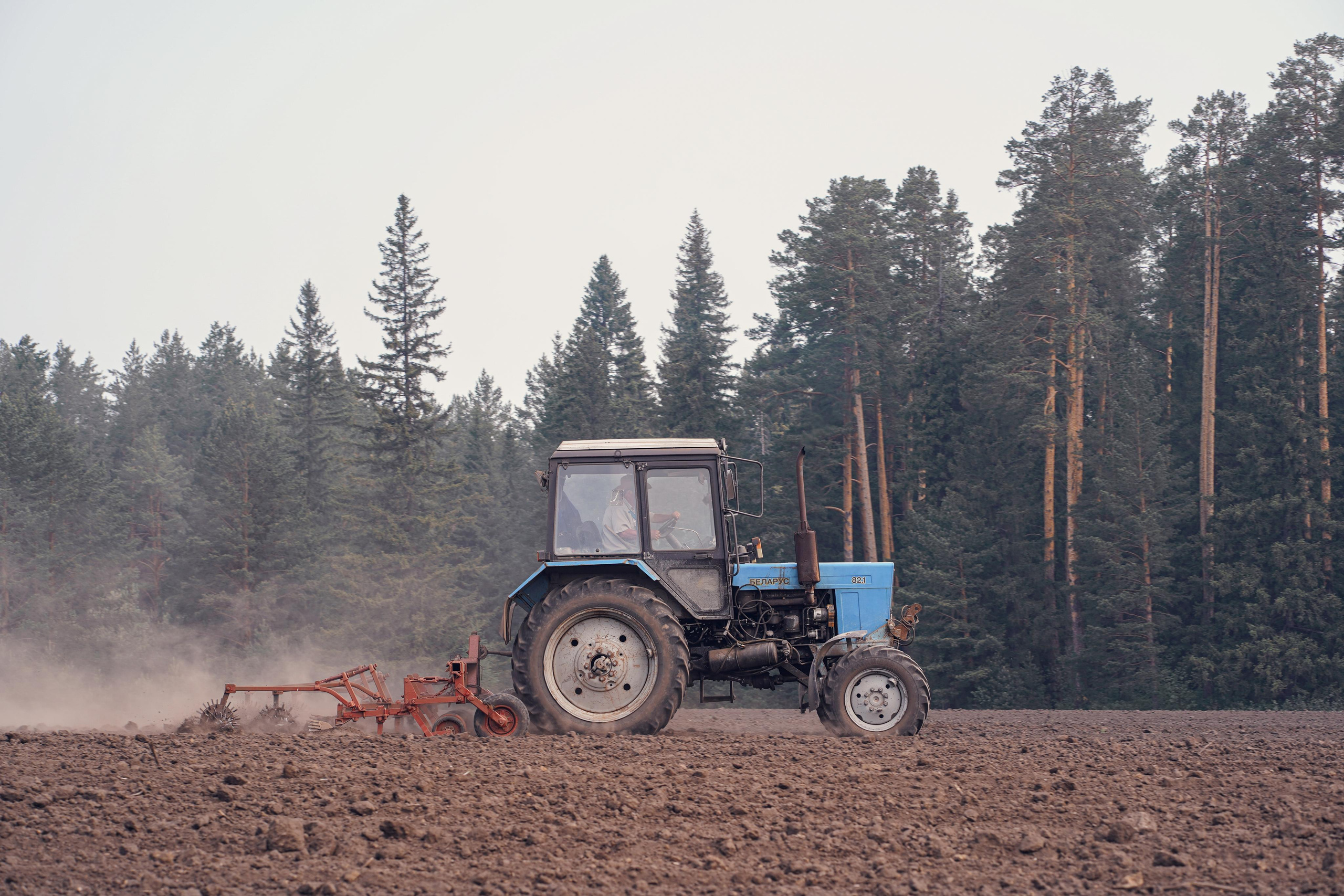 Весенние фотосессии в Мариинске в русском стиле. Портретный фотограф в Москве, Московской области. Деловой портрет
