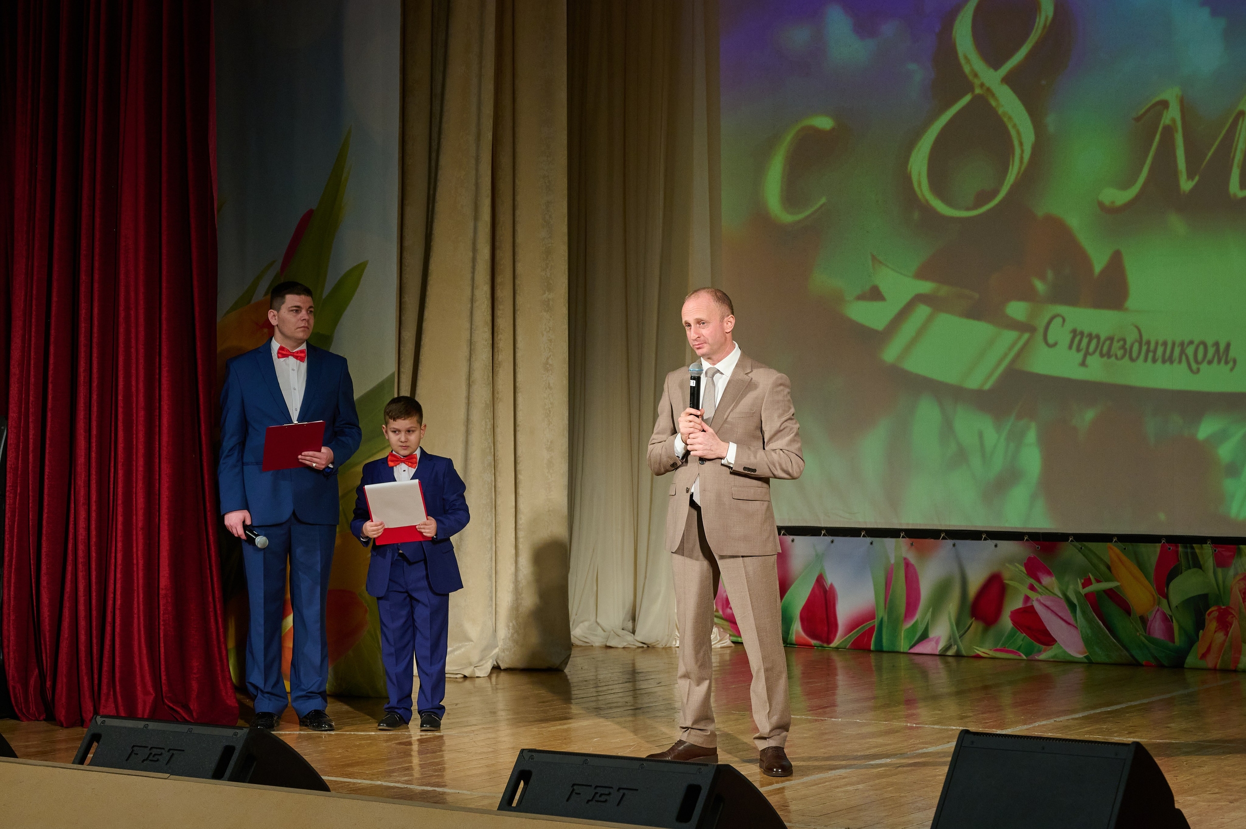 8 марта ДК Кабардинка. Жизнь курорта Кабардинка в фотографиях