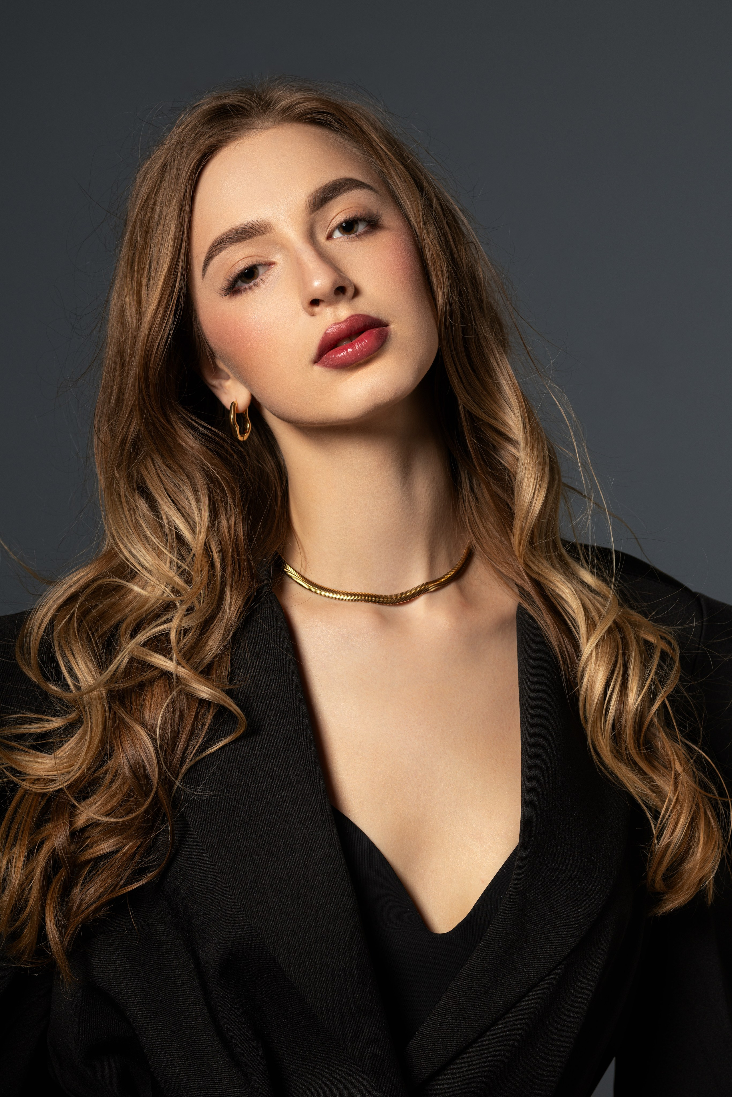 Студийная съемка на циклораме с импульсным светом с Ксенией для «себя». Дмитрий Шульгин, портретный фотограф в Воронеже