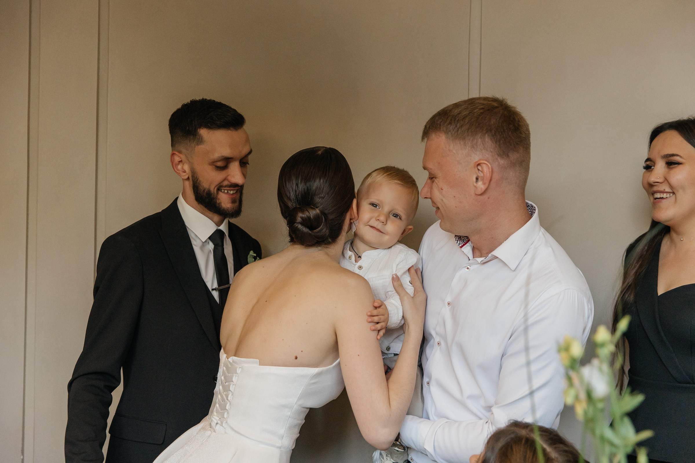 Свадебная фотосессия в особняке Спиридонова. Свадебный фотограф в Москве Элина Ларченкова. Фото, которые цепляют