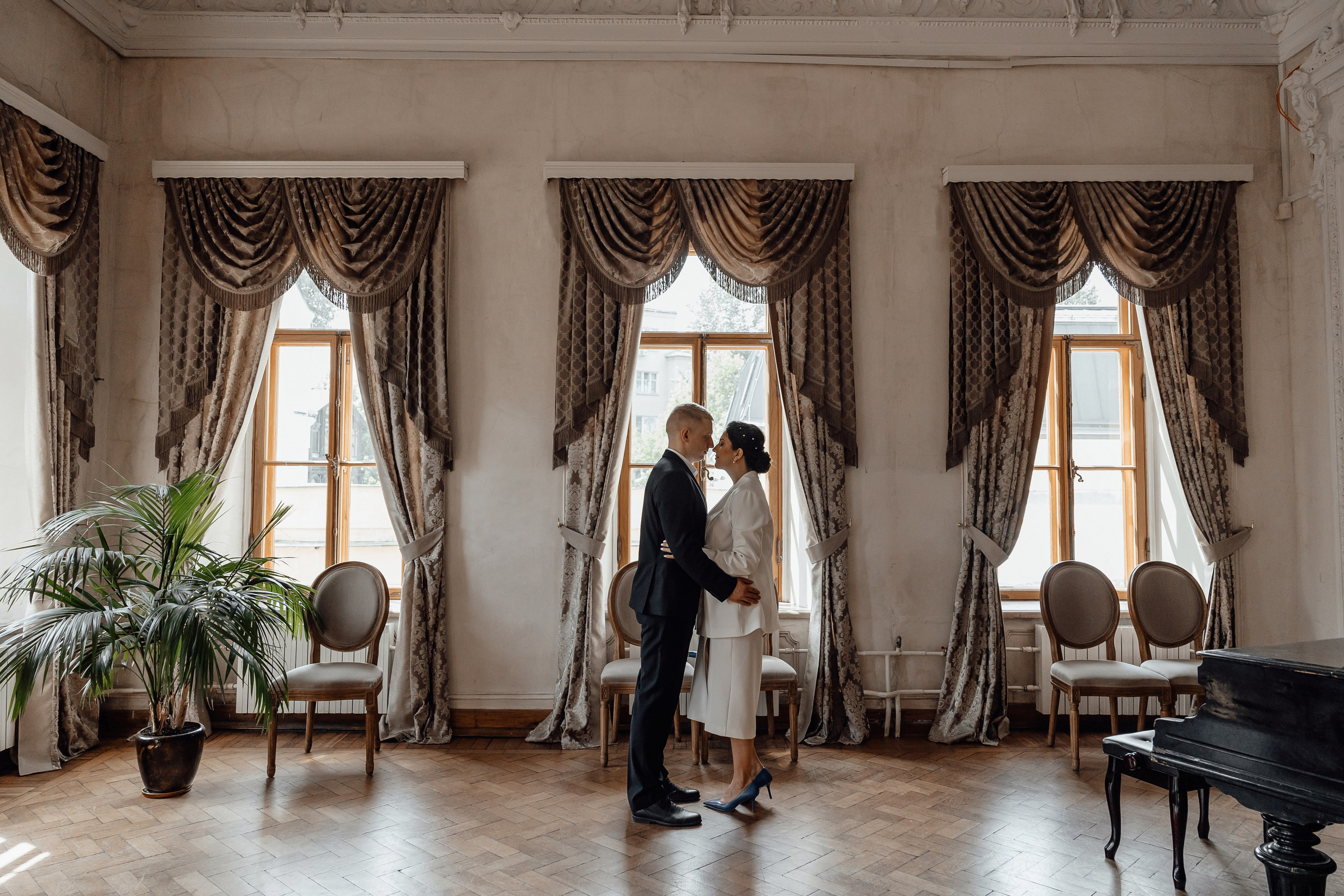 свадебная фотосессия в библиотеке читальне Пушкина