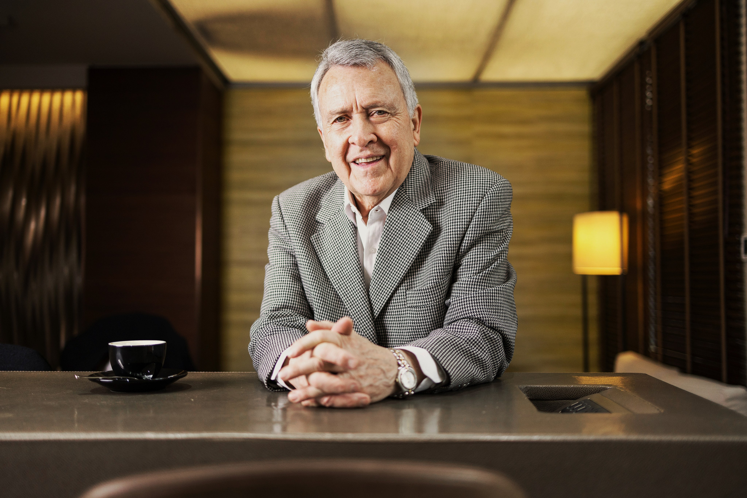 Fotografía Corporativa y Retratos Profesionales en Santiago, Chile. Retrato formal. Fotos Profesionales para LinkedIn, Empresas. Fotógrafa en Santiago, Chile | Julia Zalnova