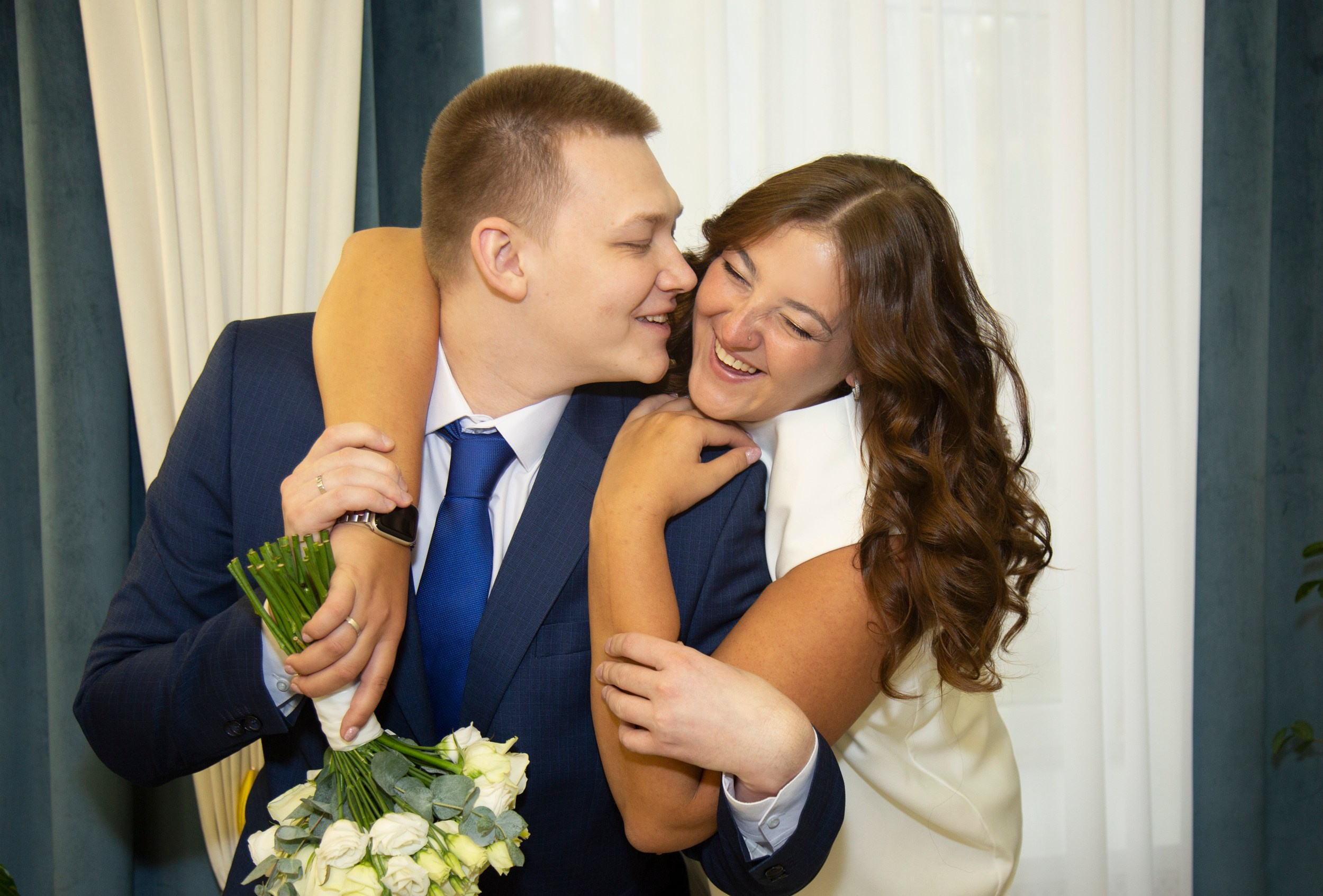 Свадебная фотосессия во Дворце бракосочетания 3 в Москве для Рафаэля и Анны. Фотосессия в студии в Москве от профессионального фотографа услуги по доступным ценам