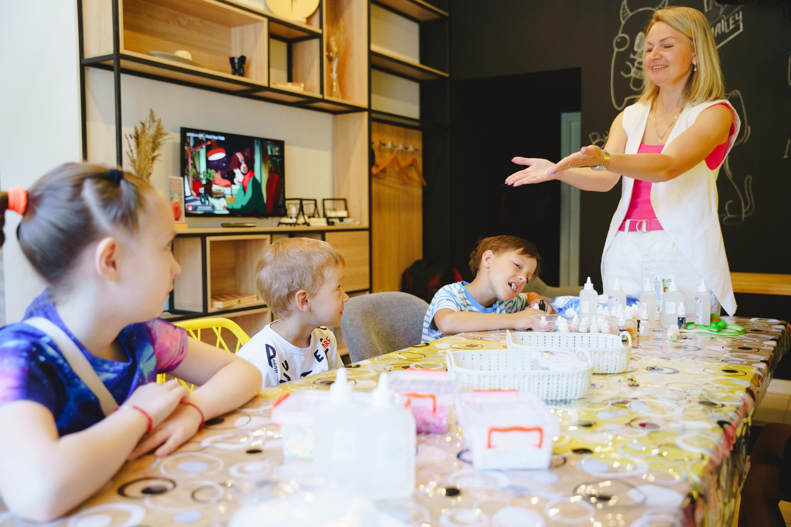 Фотосъемка мастер-класса «Слайм». Фотограф в детский сад в Екатеринбурге, выпускные альбомы Юлия Умерова