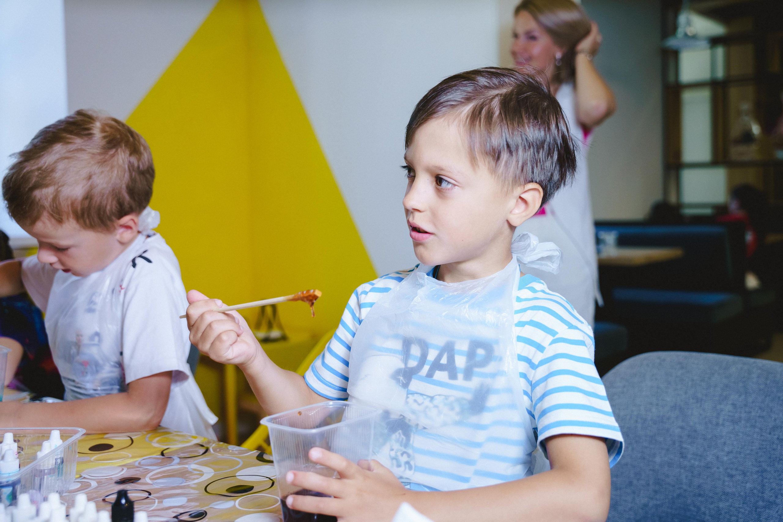 Фотосъемка мастер-класса «Слайм». Фотограф в детский сад в Екатеринбурге, выпускные альбомы Юлия Умерова