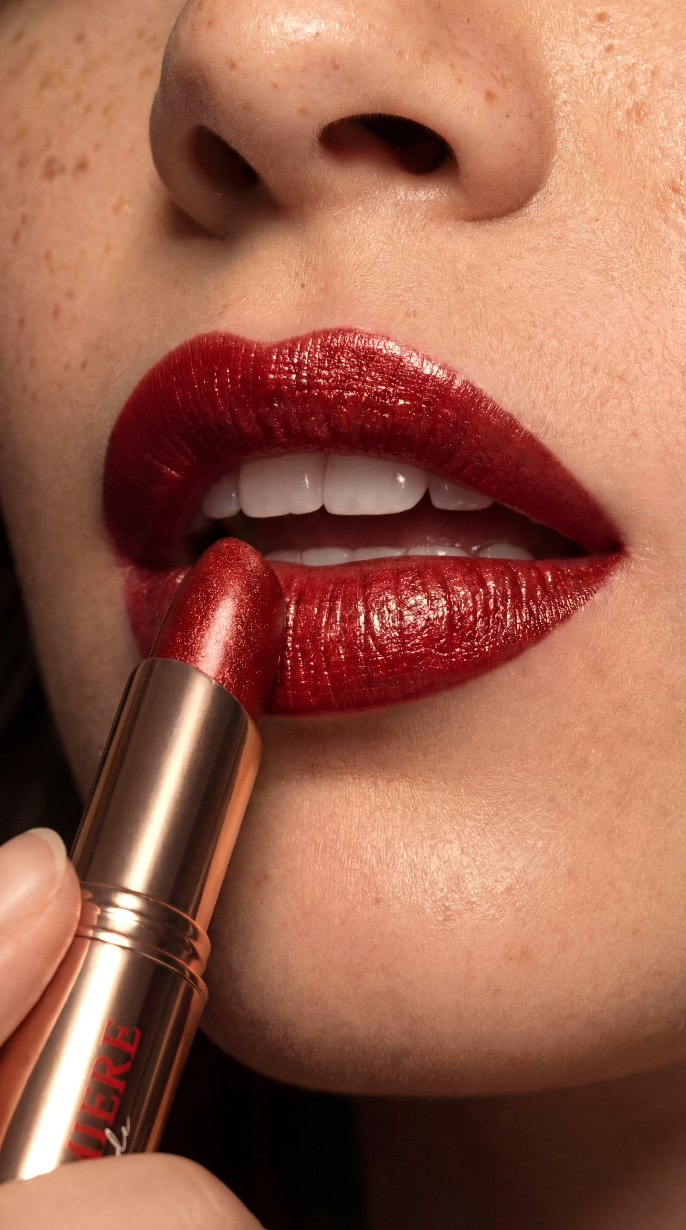 Генерация с реальным продуктом. Визуал для бизнеса и брендов. Фотограф, ИИ-креатор, обучение. Елена Губская. Симферополь