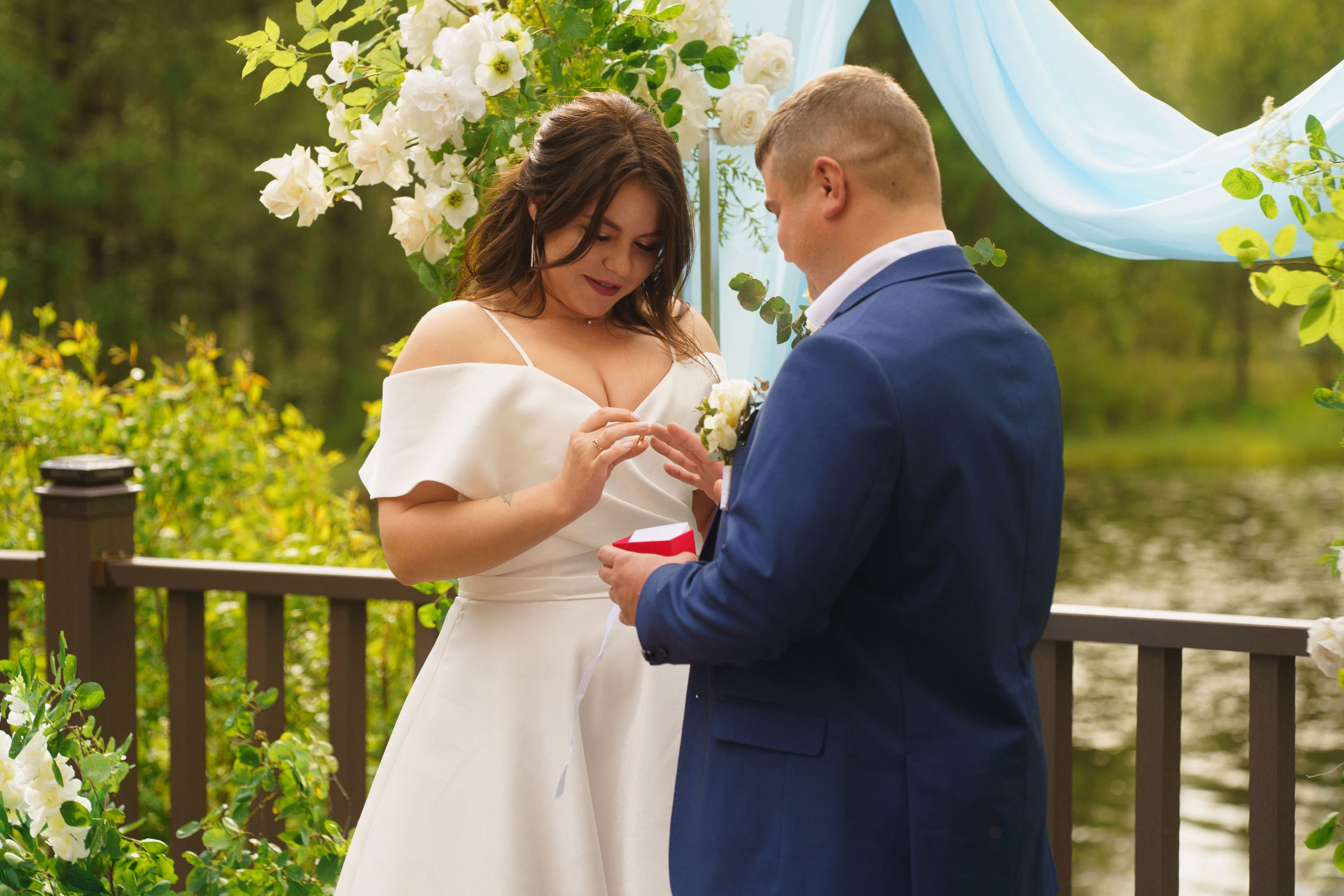 Мария и Михаил — прогулка у озера и церемония. Свадебный фотограф Дмитрий Родионов — Санкт-Петербург и Ленинградская область