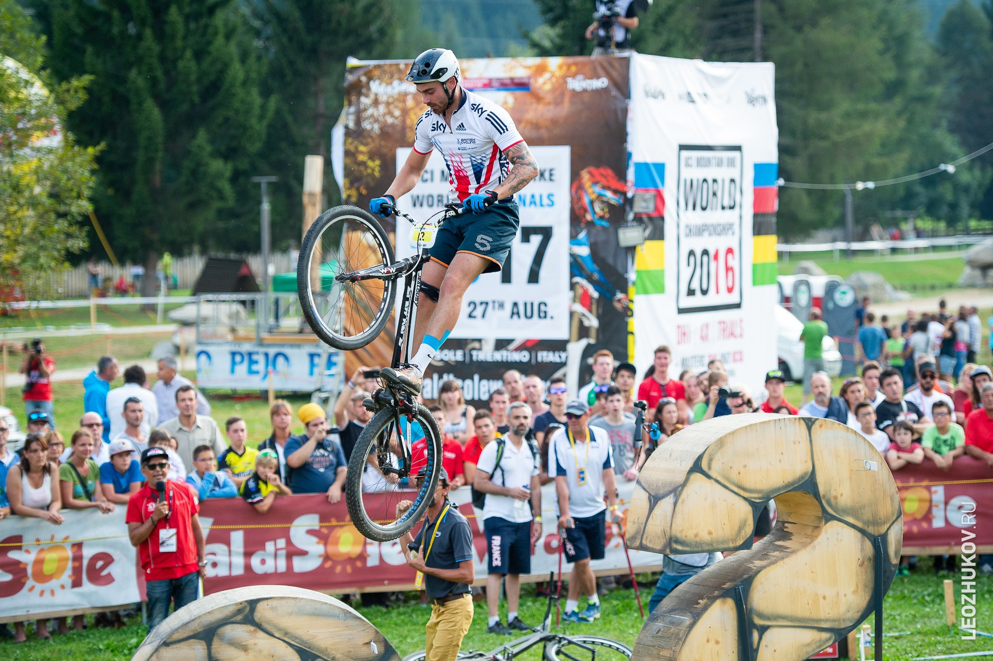 UCI Trials World Championships 2016 — finals. Sports photographer Leonid Zhukov