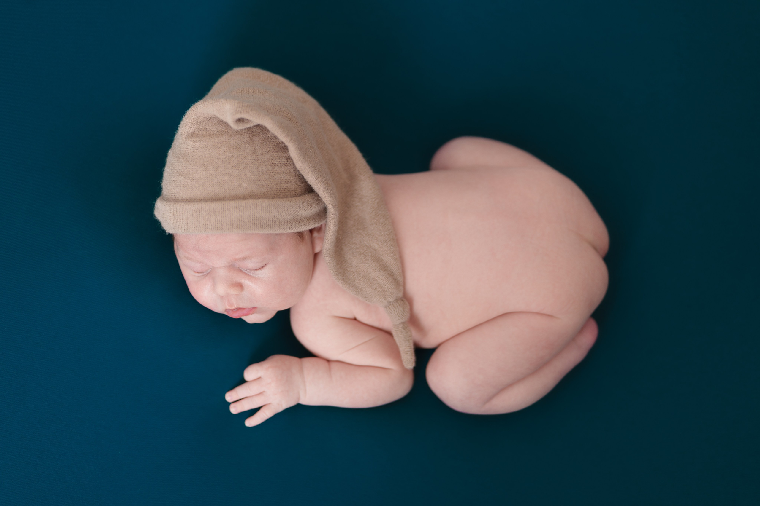 Профессиональный фотограф новорожденных Тверь