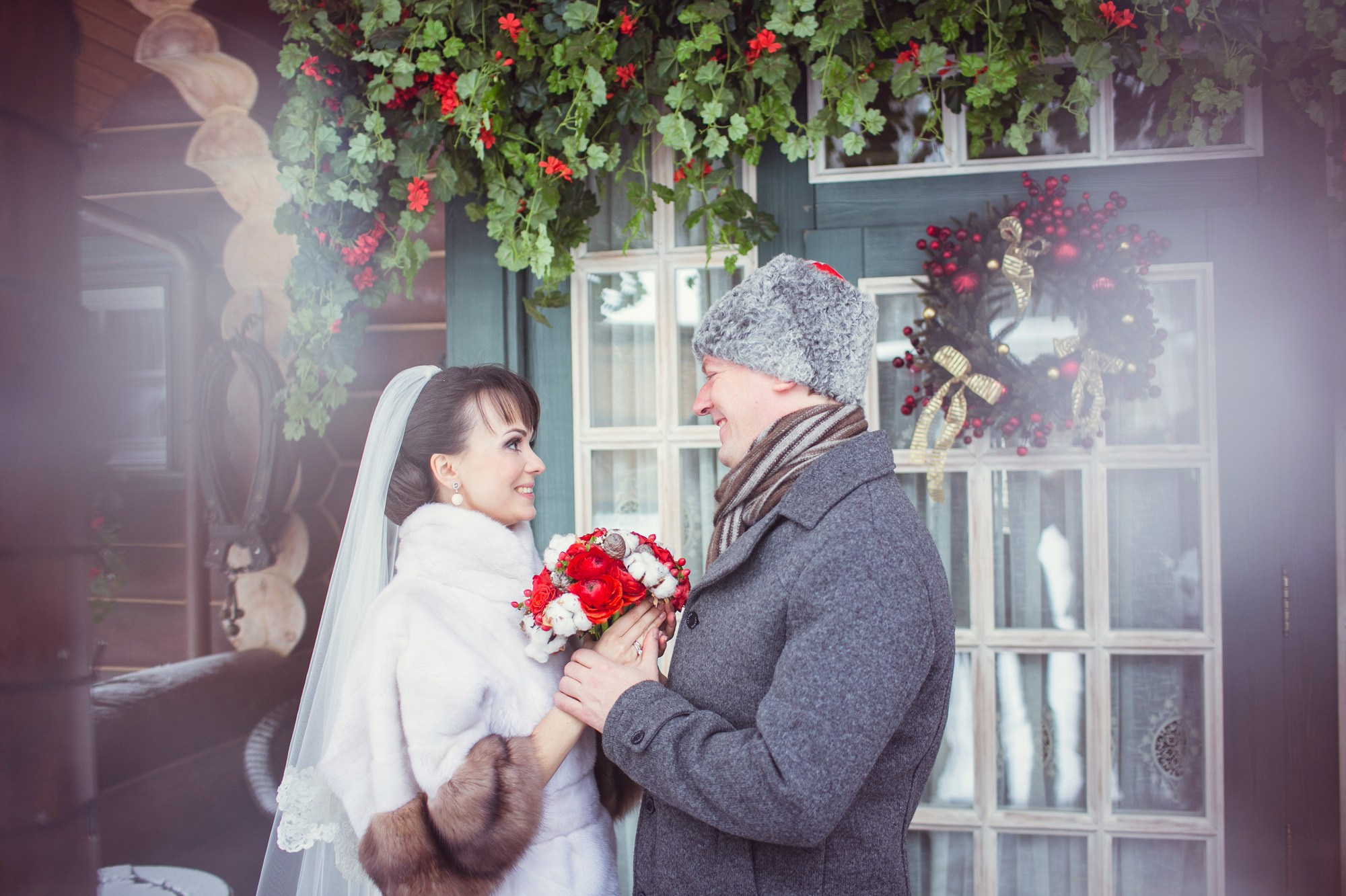Зимняя свадьба в русских традициях. Семейный, портретный и свадебный фотограф в Санкт-Петербурге и Москве
