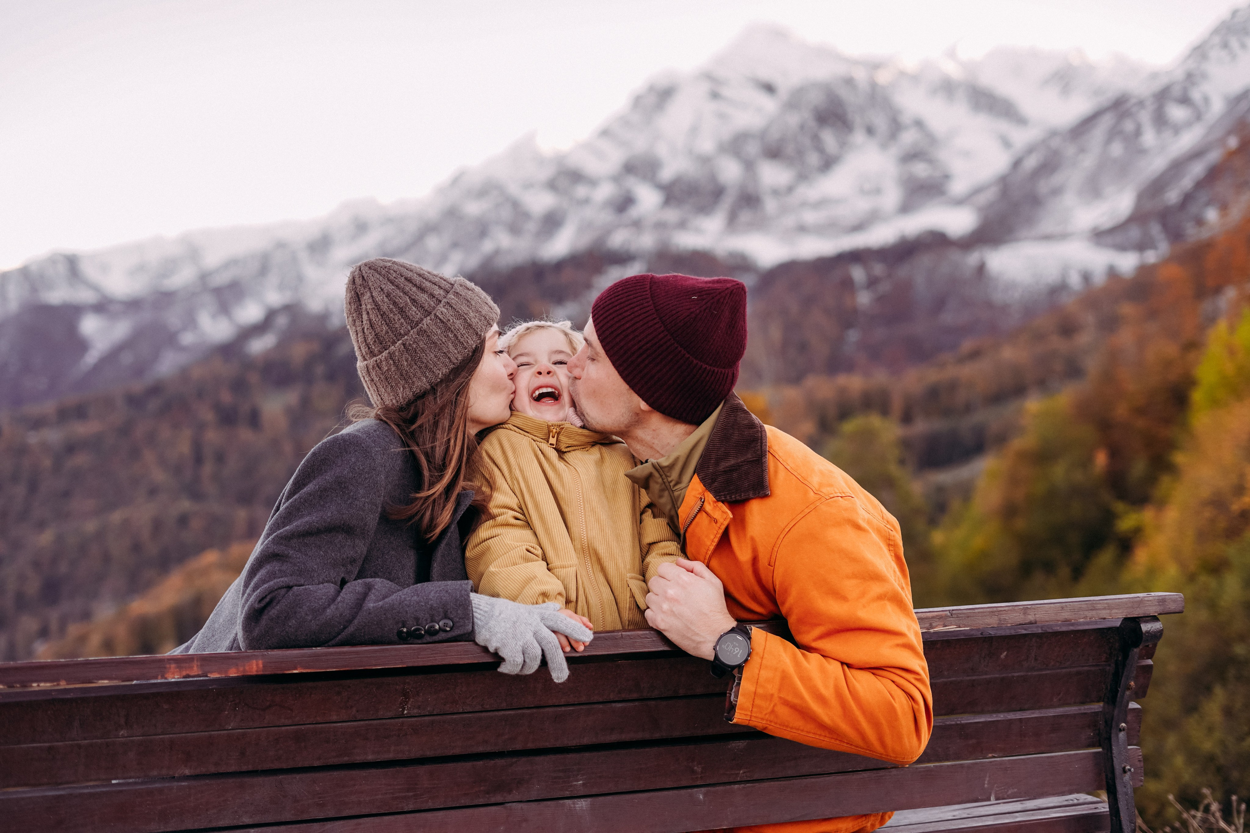Алексей, Анна и Валентина в Горной Олимпийской деревне. Фотограф в Сочи и Абхазии | Фототуры | September Air