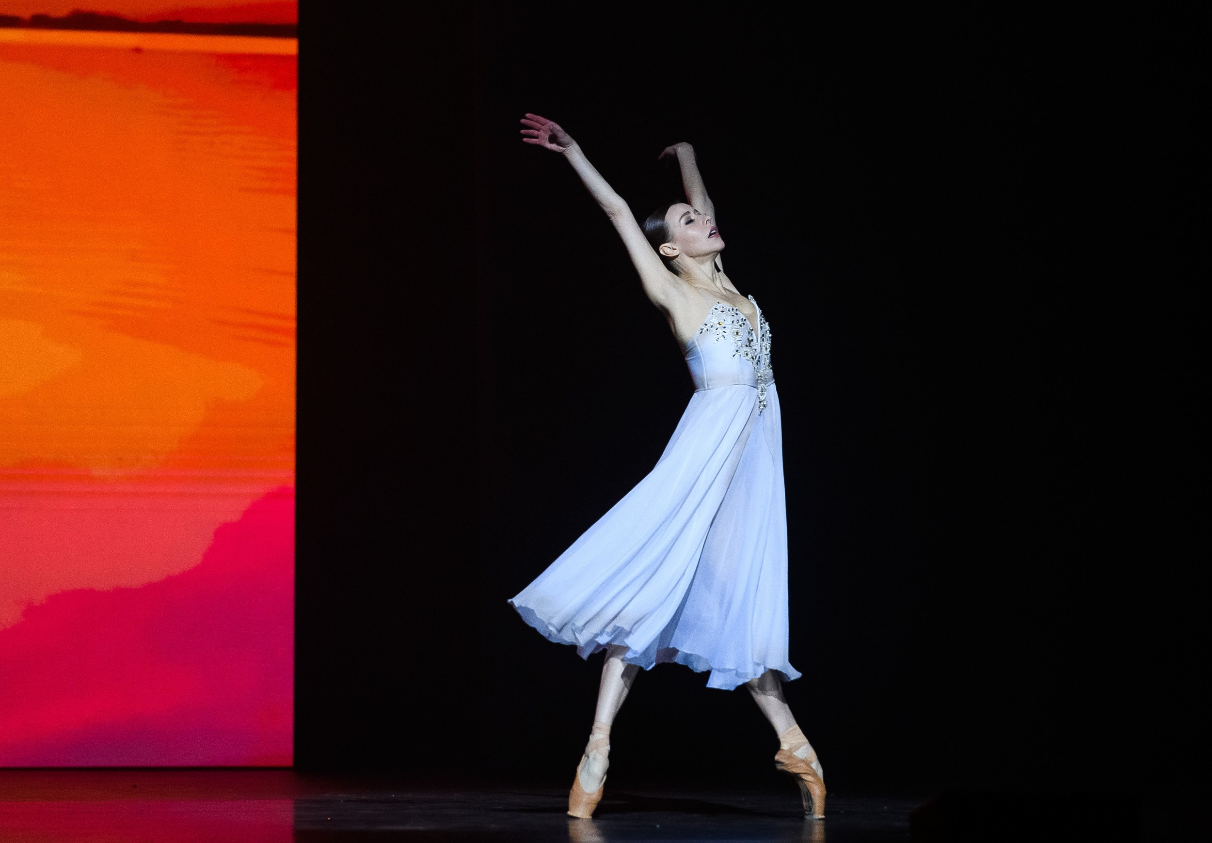 Пластический спектакль «НАВАЖДЕНИЕ» Ирины Виннер