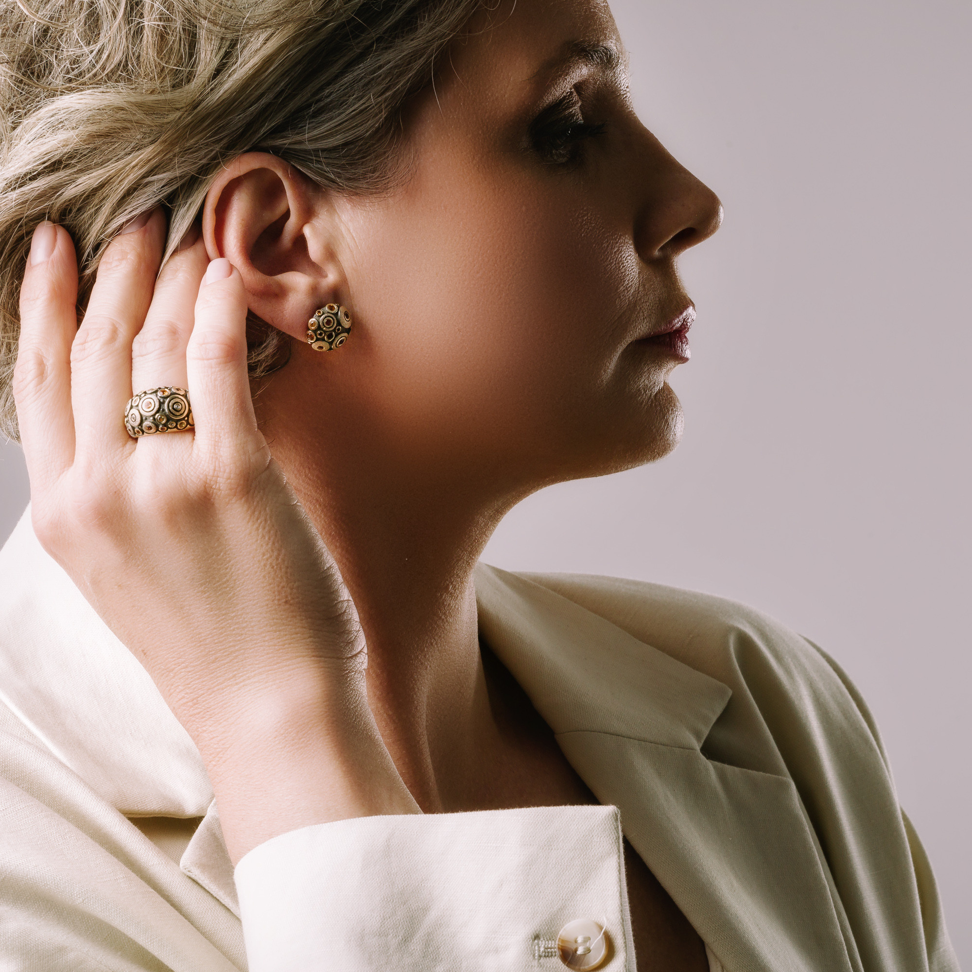 IRStudio: фотосъемка ювелирных украшений на моделях. Рекламный и предметный фотограф Марченков Антон