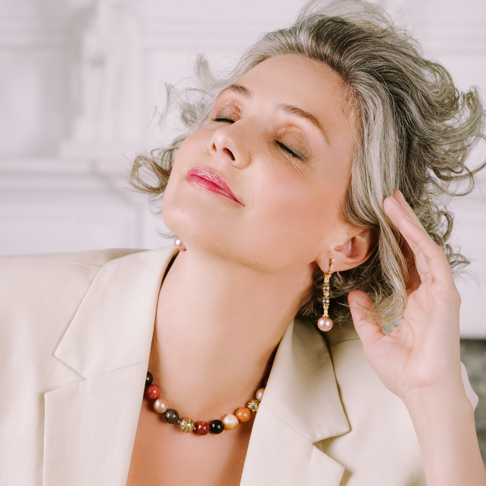 IRStudio: фотосъемка ювелирных украшений на моделях. Рекламный и предметный фотограф Марченков Антон