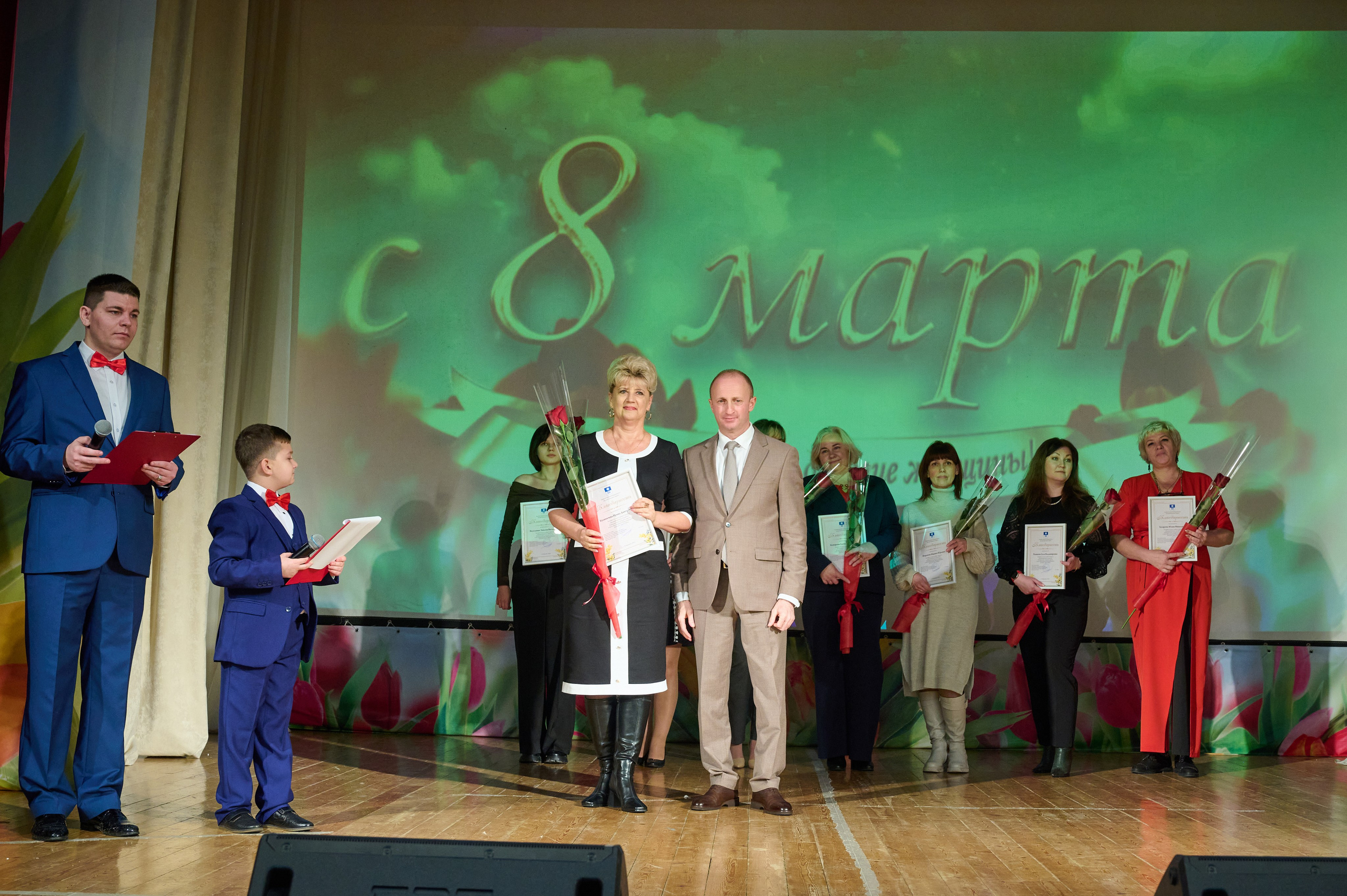 8 марта ДК Кабардинка. Жизнь курорта Кабардинка в фотографиях