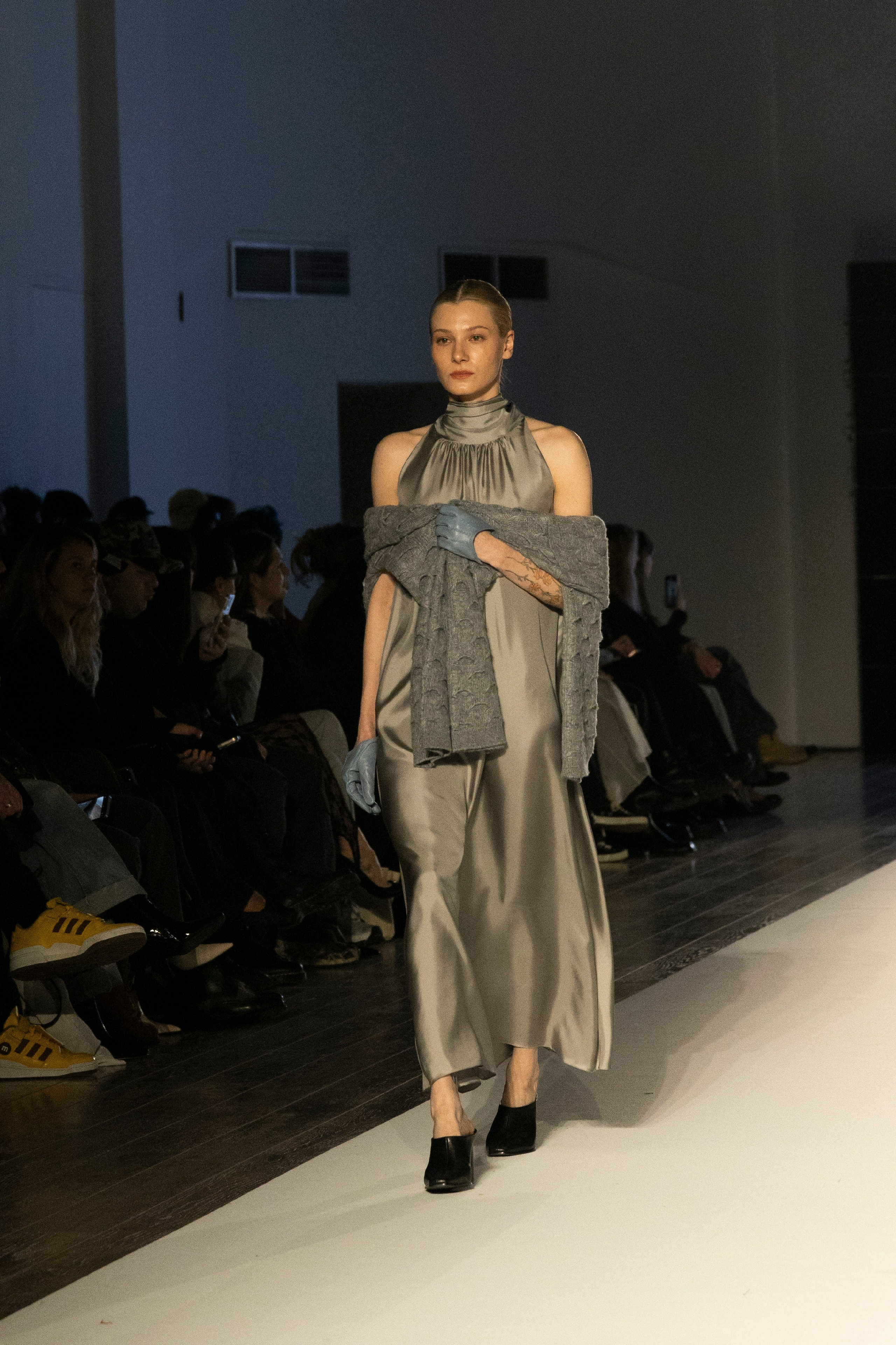 ДЛТ Собака.ru показ победителей конкурса «Новые имена в моде 2025». FOTOFAQ SKOOL г. Санкт-Петербург: очные, дистанционные и онлайн курсы фотографии