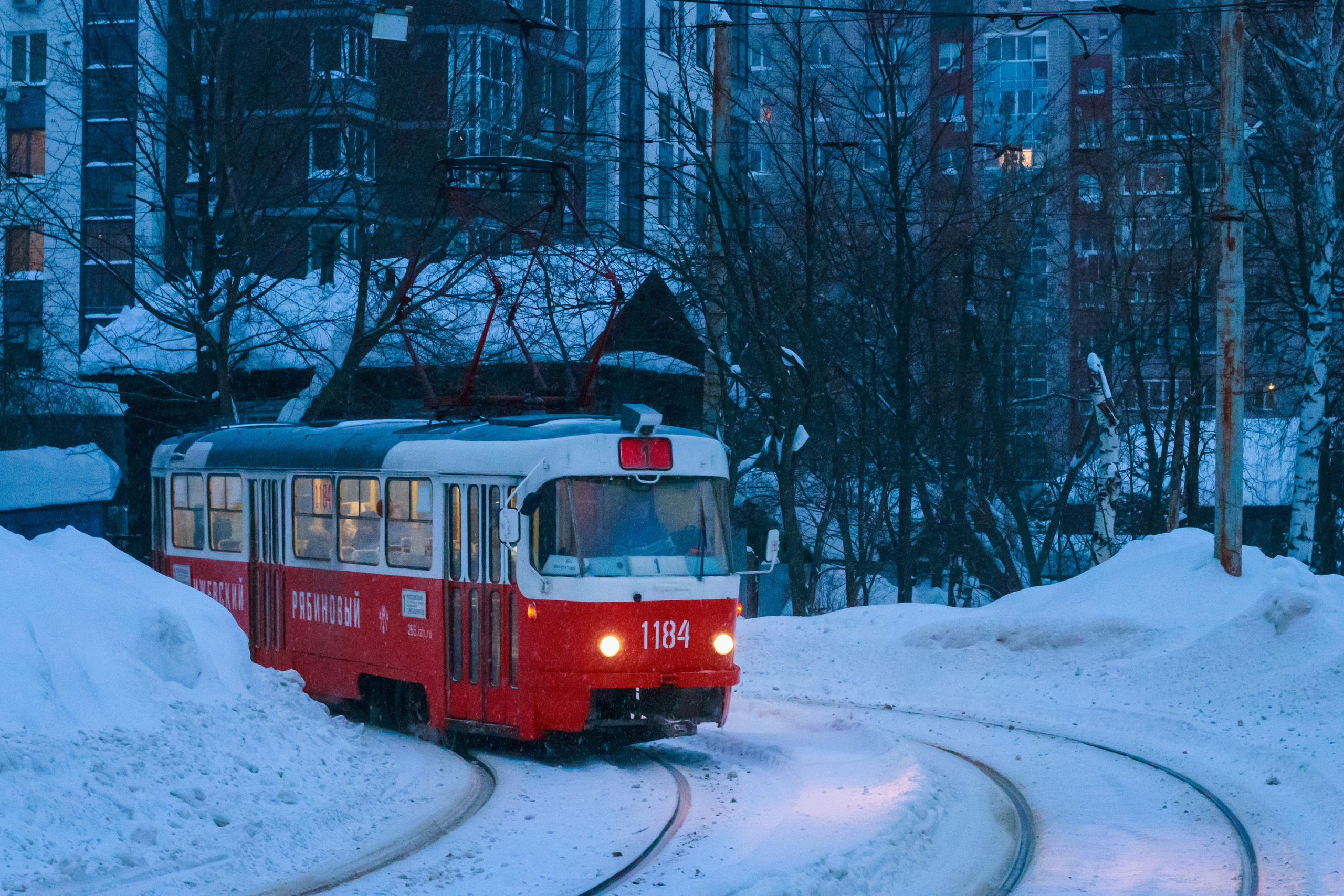 Трамваи не суетятся. Олег Романов. Мастер фото по спорту