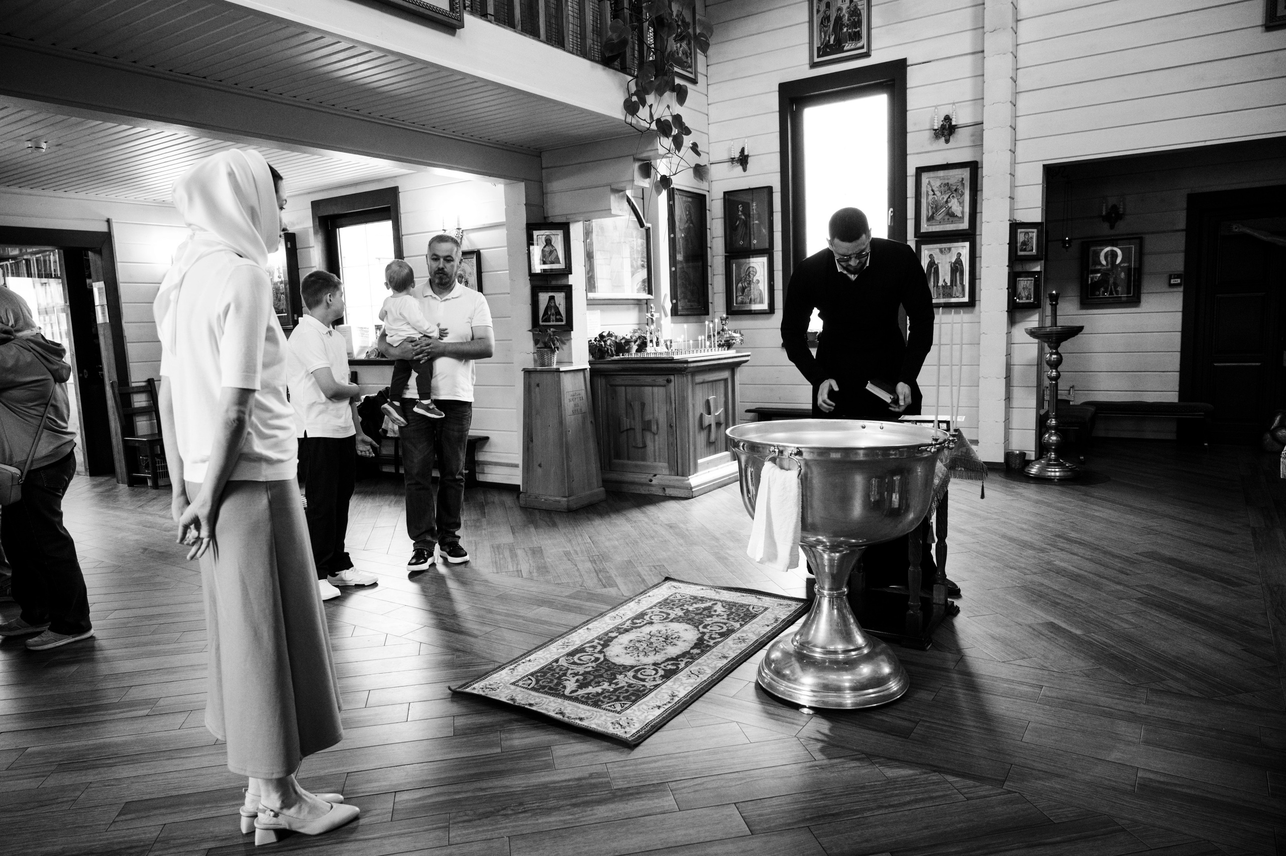 Фотосъёмка крещения в Санкт-Петербурге — Маргарита Иванова, фотограф. Профессиональный фотограф беременности в СПБ. Стильные фотосессии беременности в стиле минимализм и классическая фотография