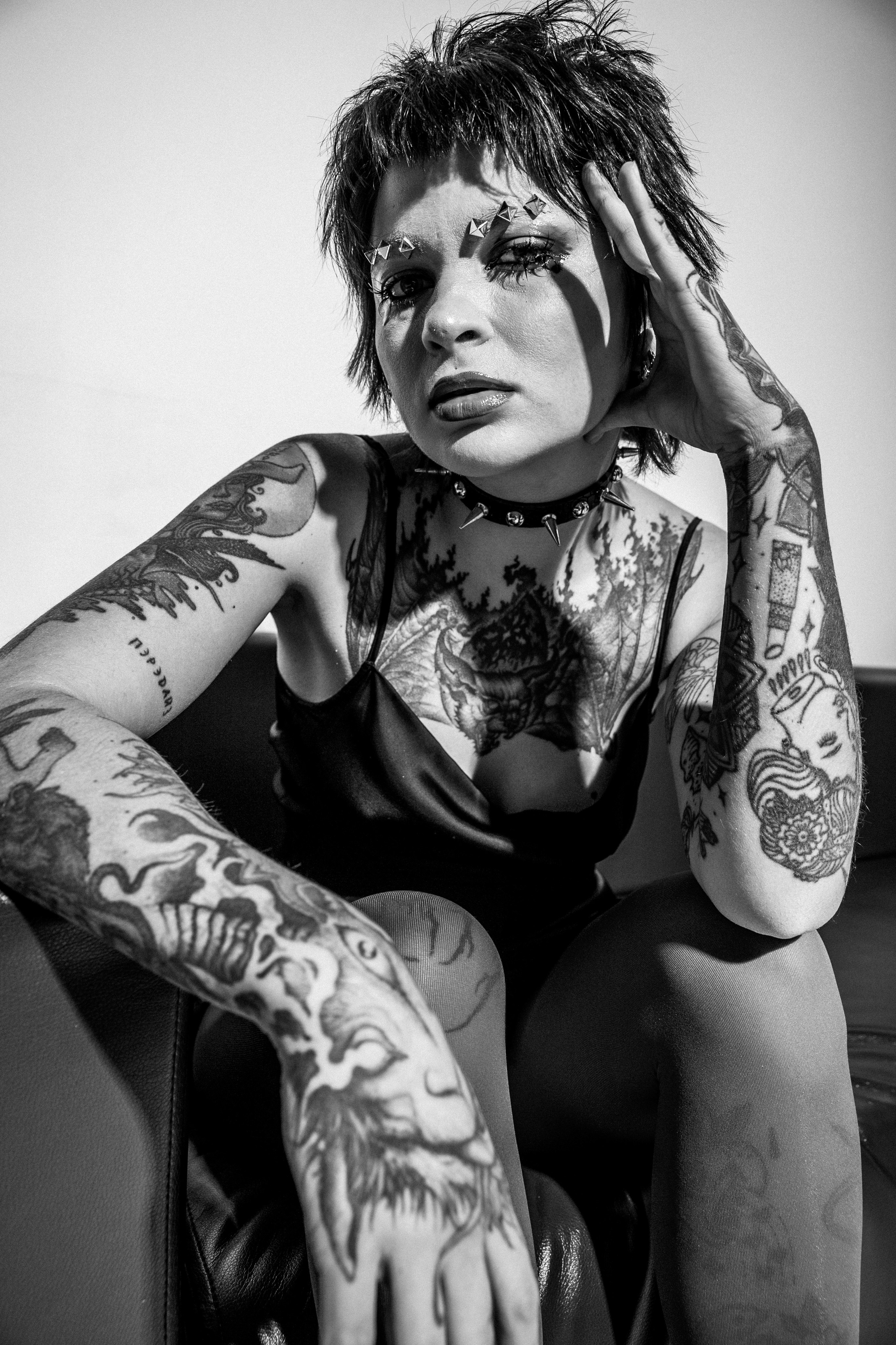 Фотосессия в студии с телевизорами. Свадебный фотограф в Москве Элина Ларченкова. Фото, которые цепляют