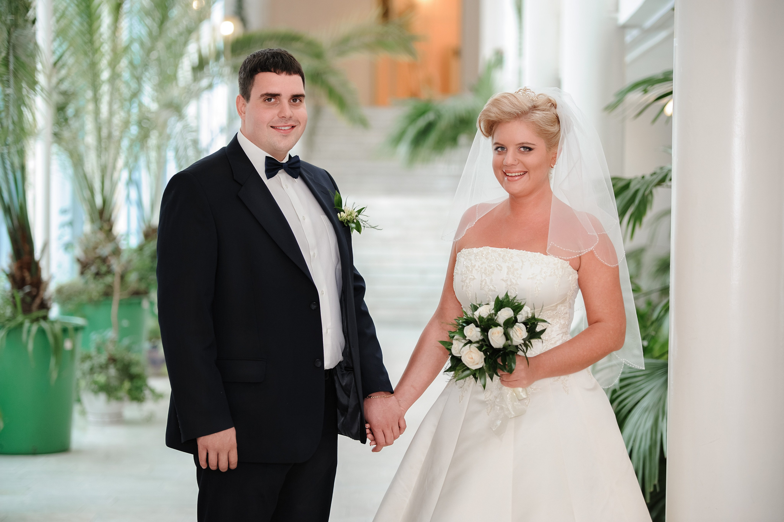 Профессиональная свадебная фотосессия в загсе цена.