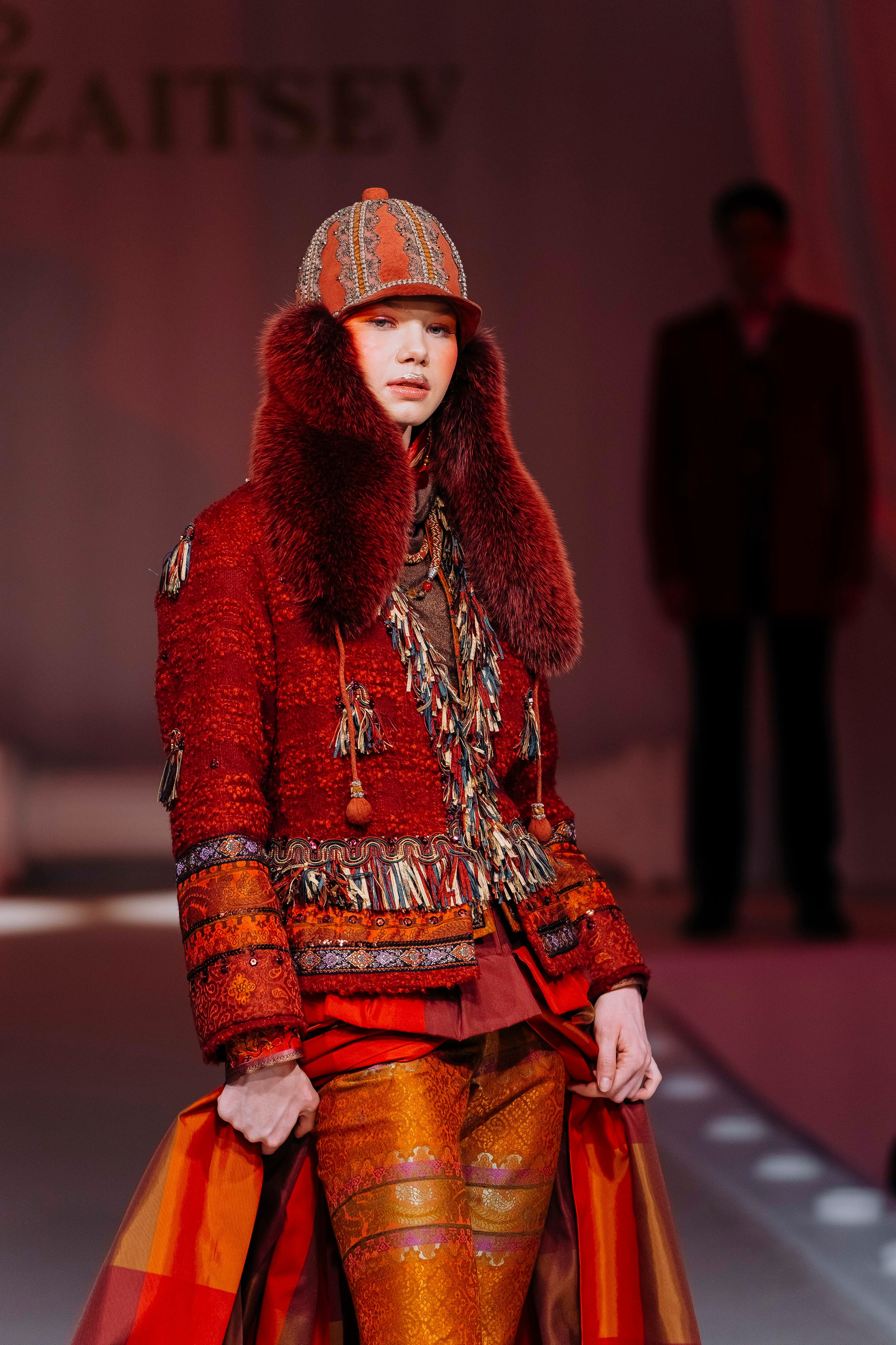 «Краски жизни» Московский Дом Моды Вячеслава Зайцева. Профессиональный портретный фотограф в Москве Владимир Глаголев