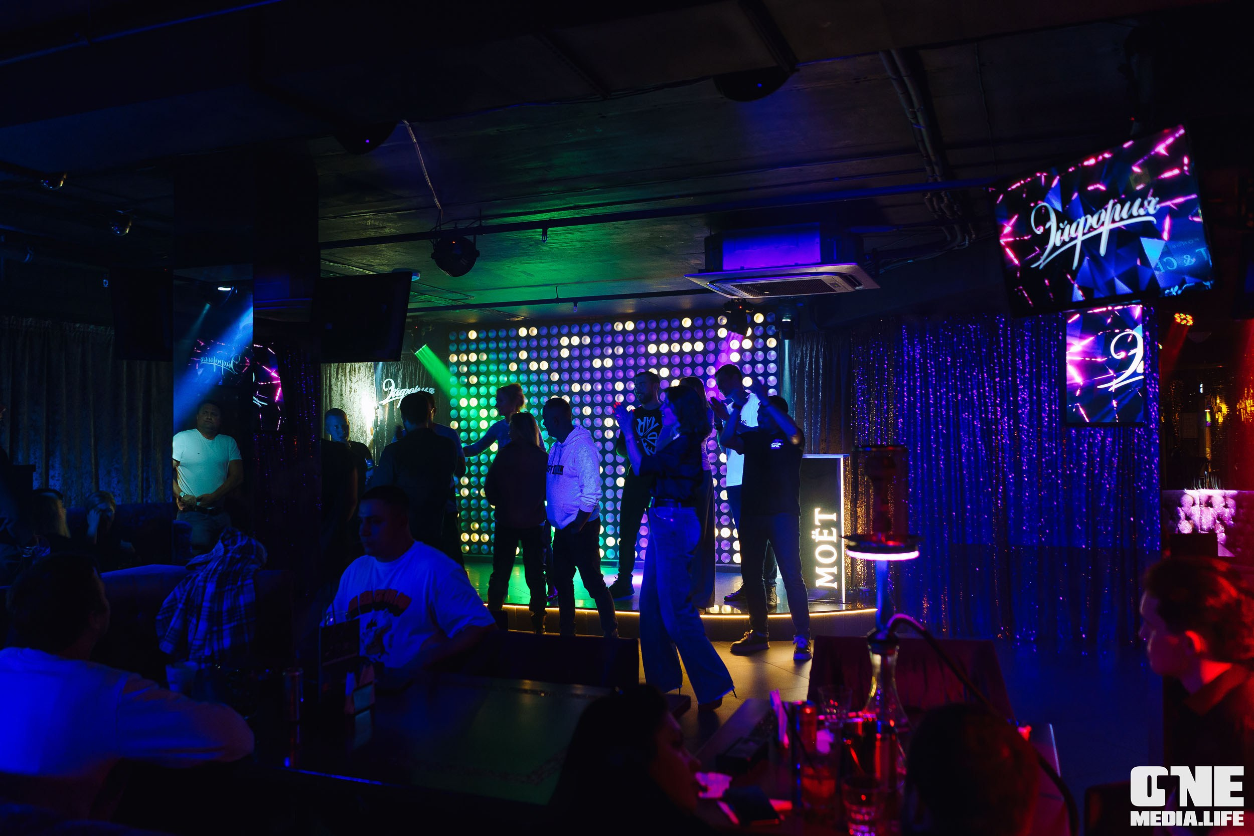 Фоторепортаж из караоке-клуба Эйфория. One Media Life: фоторепортажи, фотоотчеты с мероприятий и заведений