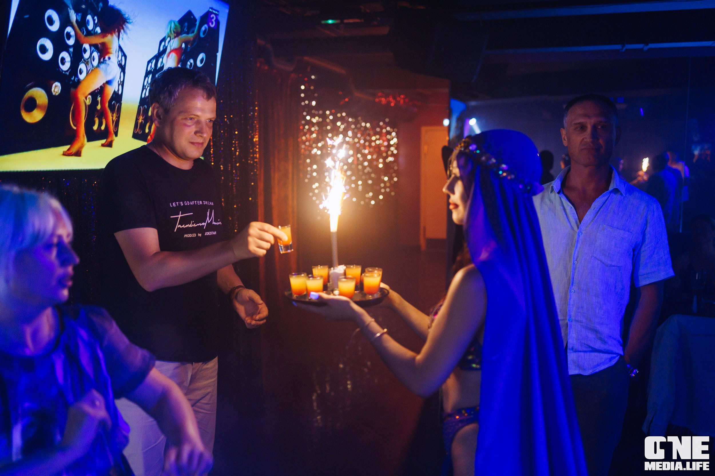 Фоторепортаж из караоке-клуба Эйфория. One Media Life: фоторепортажи, фотоотчеты с мероприятий и заведений