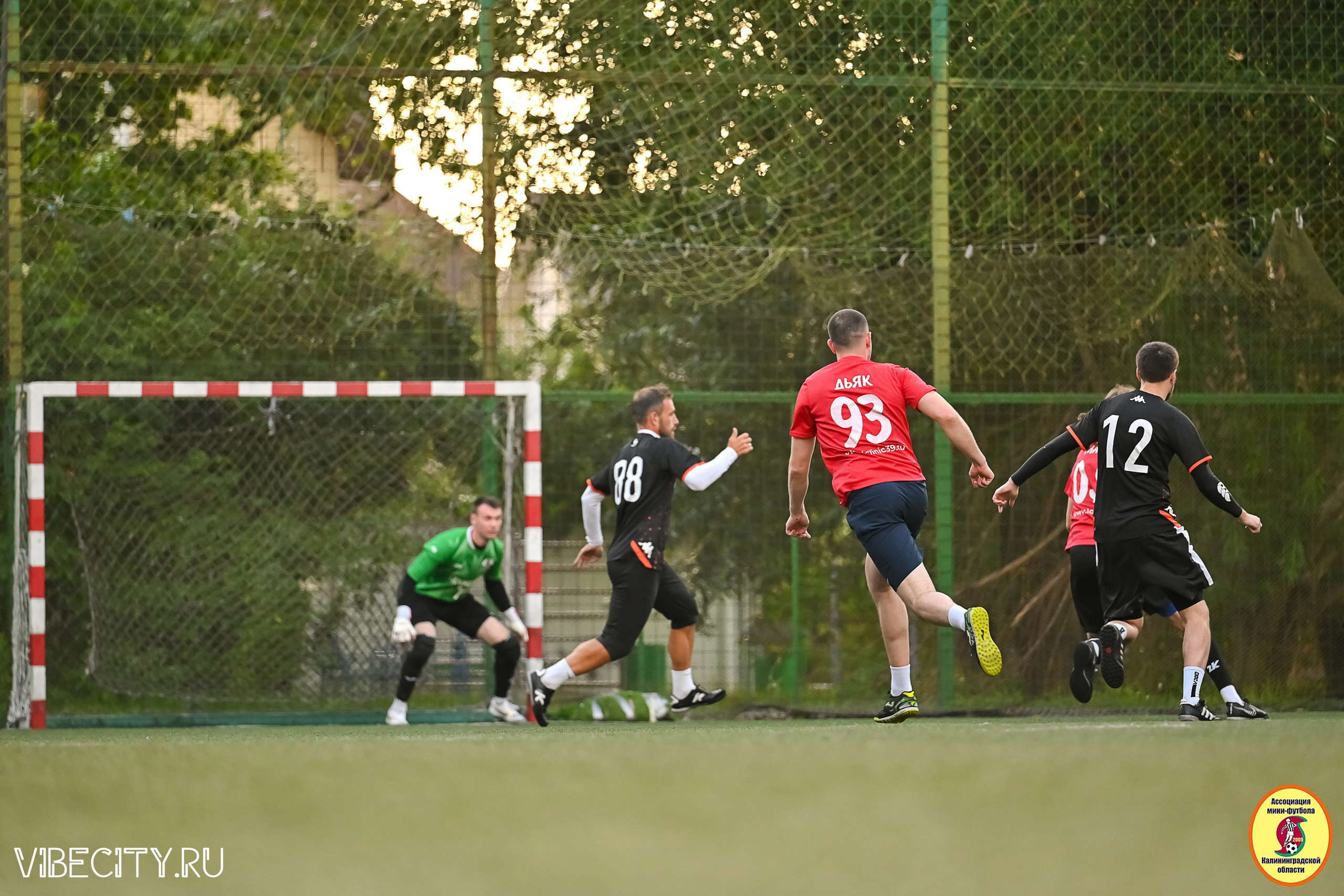 ИГРЫ МИНИ-ФУТБОЛЬНОЙ И КОРПОРАТИВНОЙ ЛИГИ. VIBECITY.RU Вайб Сити Ру Фоторепортажи Фотоотчеты Калининград