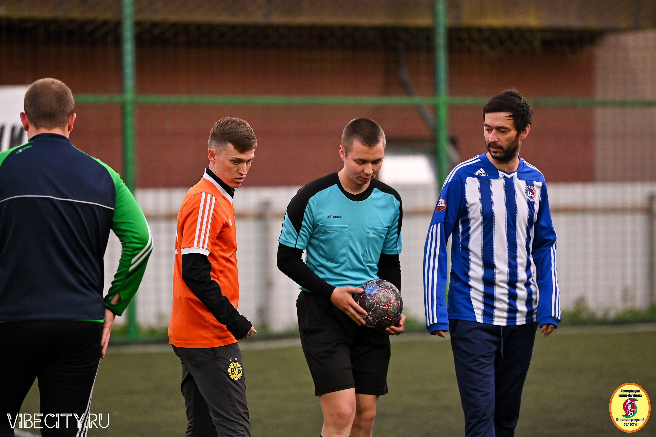 ИГРЫ МИНИ-ФУТБОЛЬНОЙ ЛИГИ. VIBECITY.RU Вайб Сити Ру Фоторепортажи Фотоотчеты Калининград