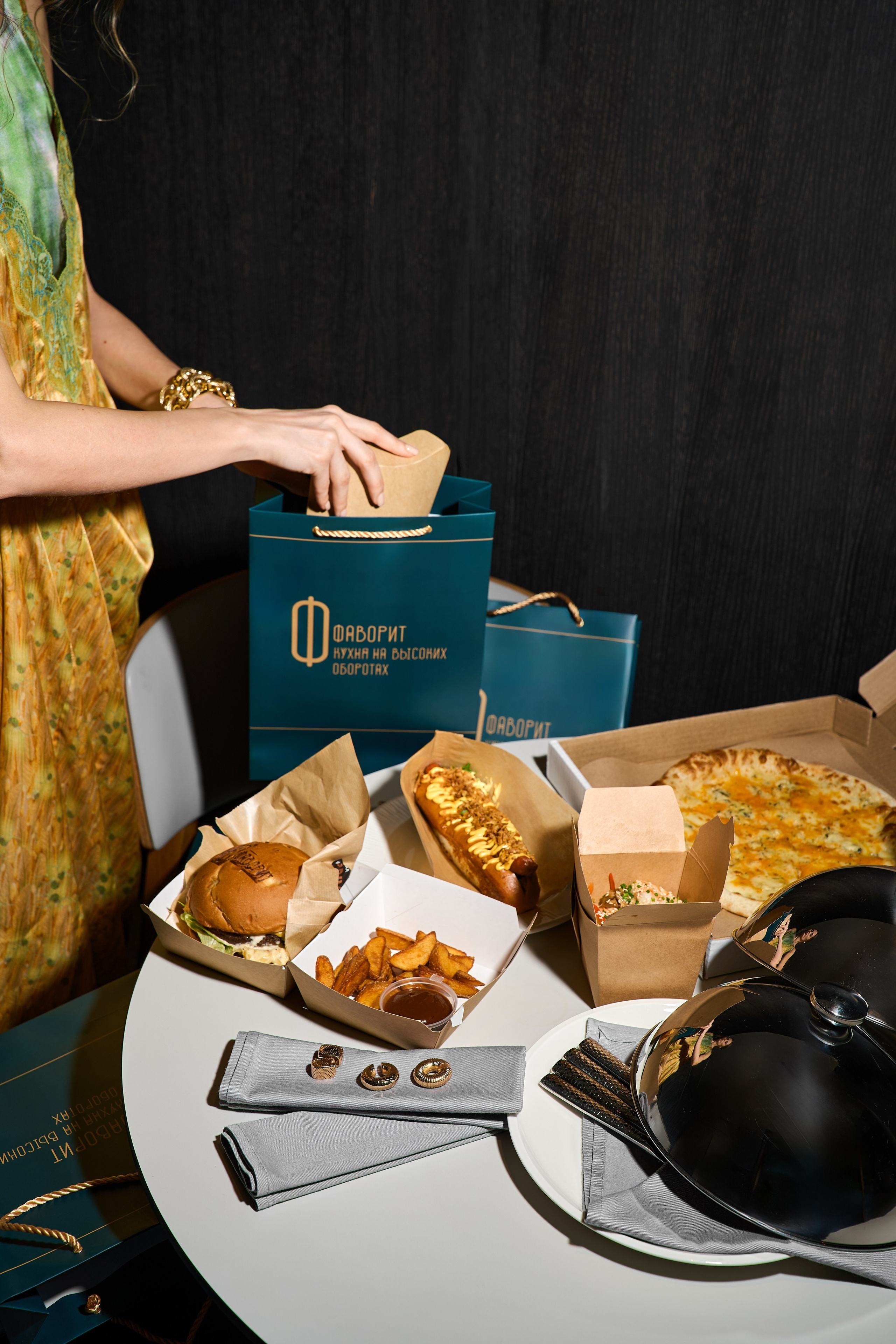 РЕСТОРАН ФАВОРИТ НА ИГОРЕ ДРАЙВ