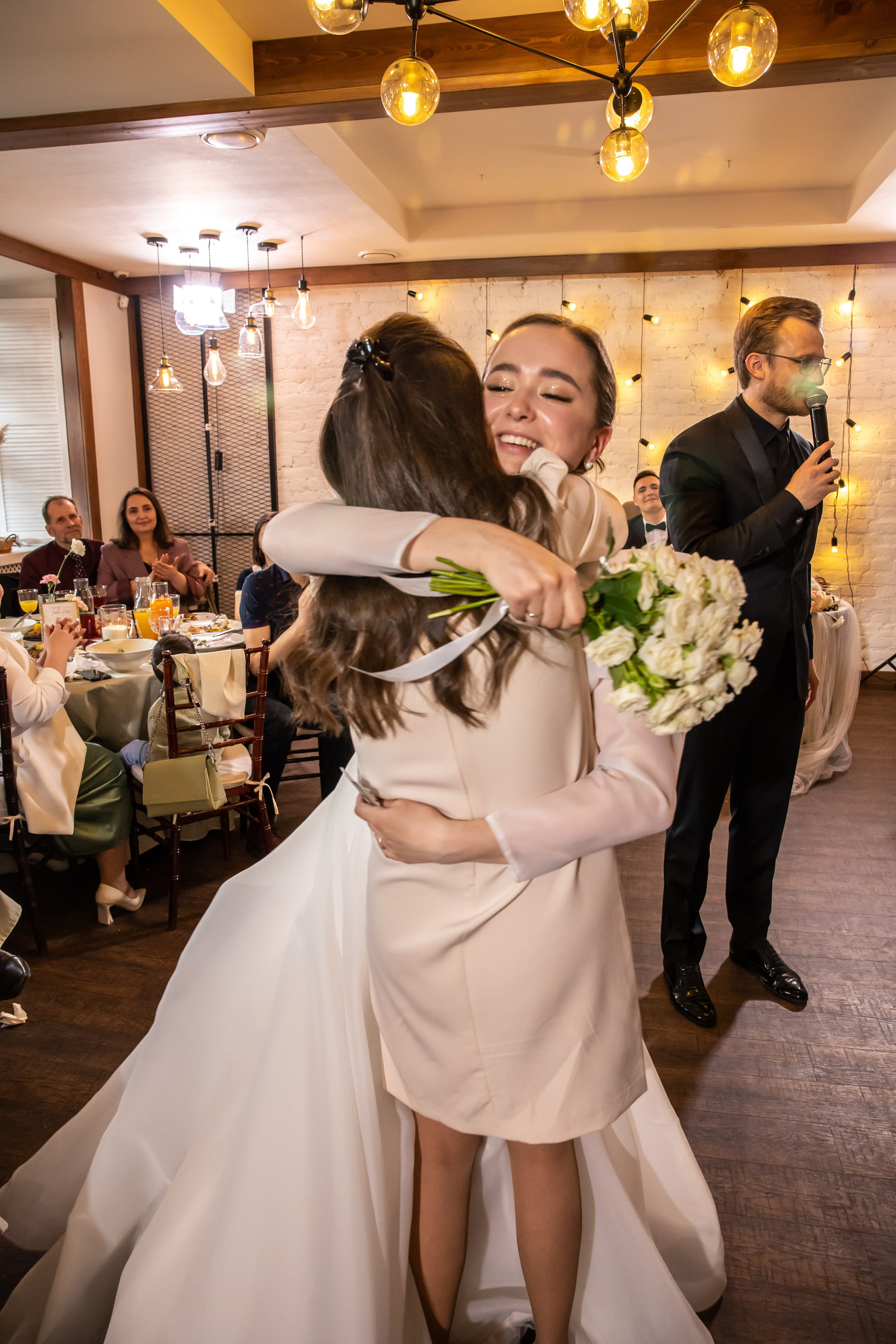 Свадебный фотограф СПб Цена Качество Профессионал Комфорт Радость. ФОТОГРАФ РАДОСТИ Фотосессия в студии СПб. Портретный фотограф — Юрий Торлопов