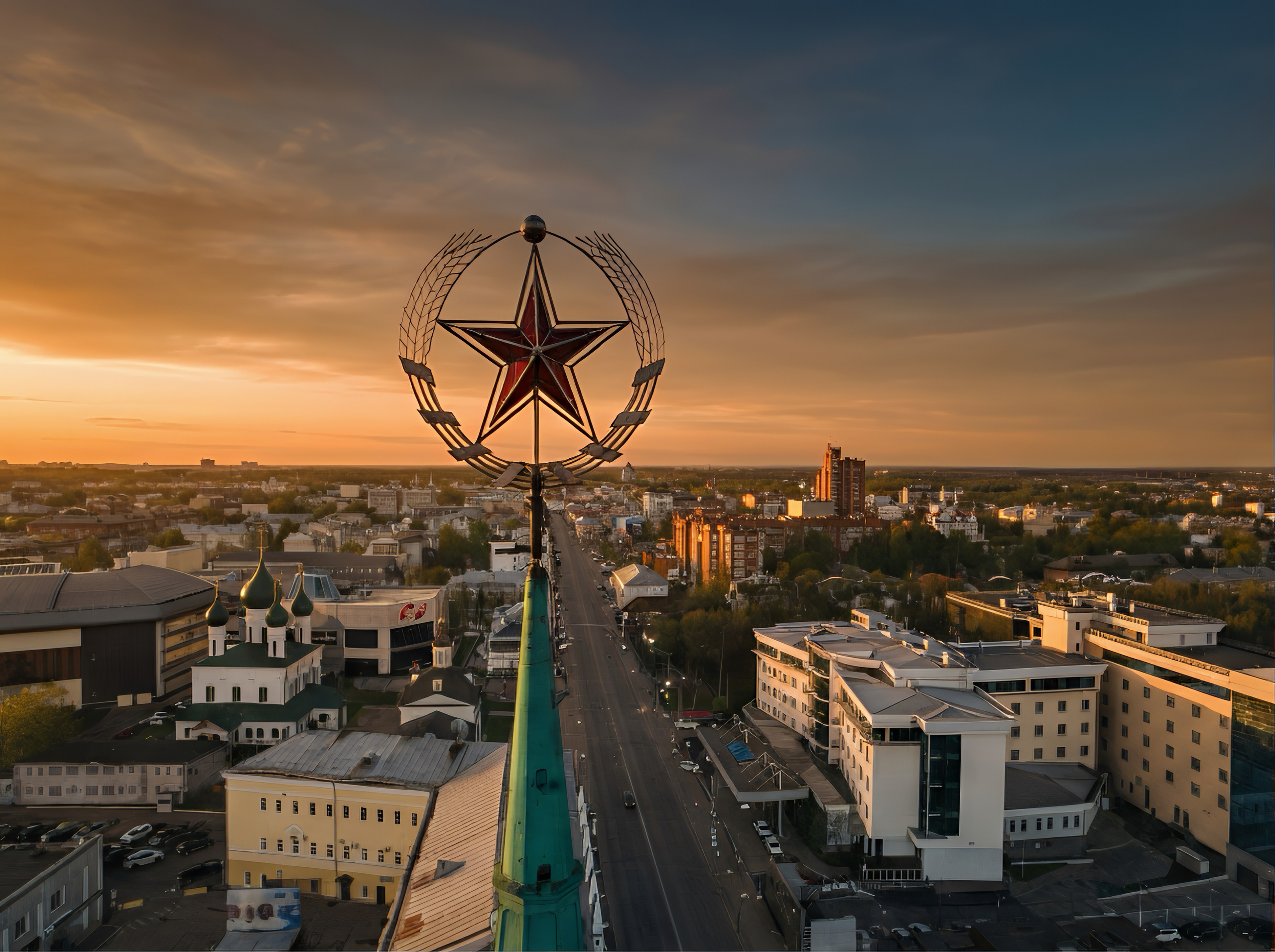 Аэросъемка с дрона Вознесенских казарм со звездой на улице Свободы Ярославль