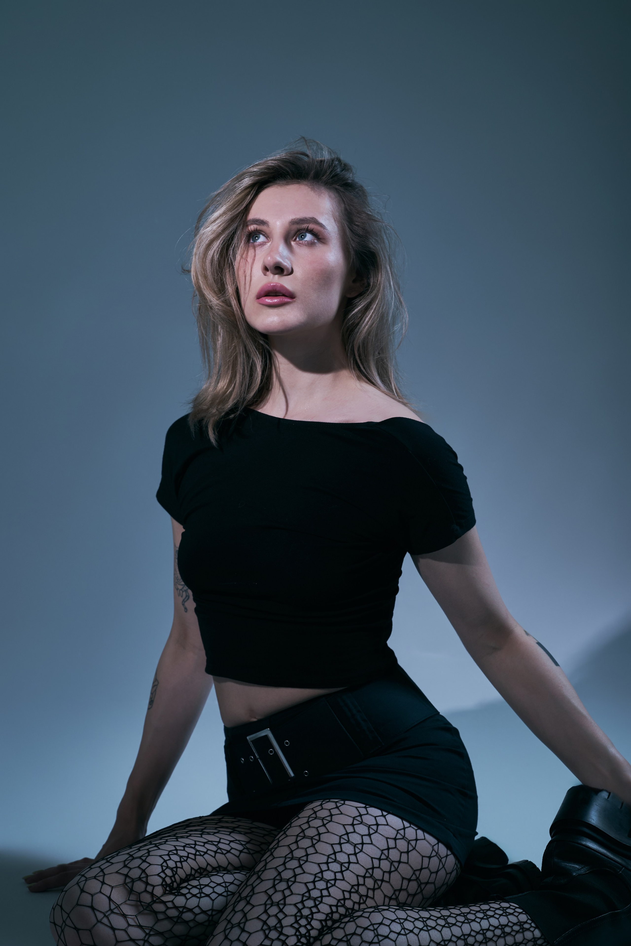 портрет взгляд вверх