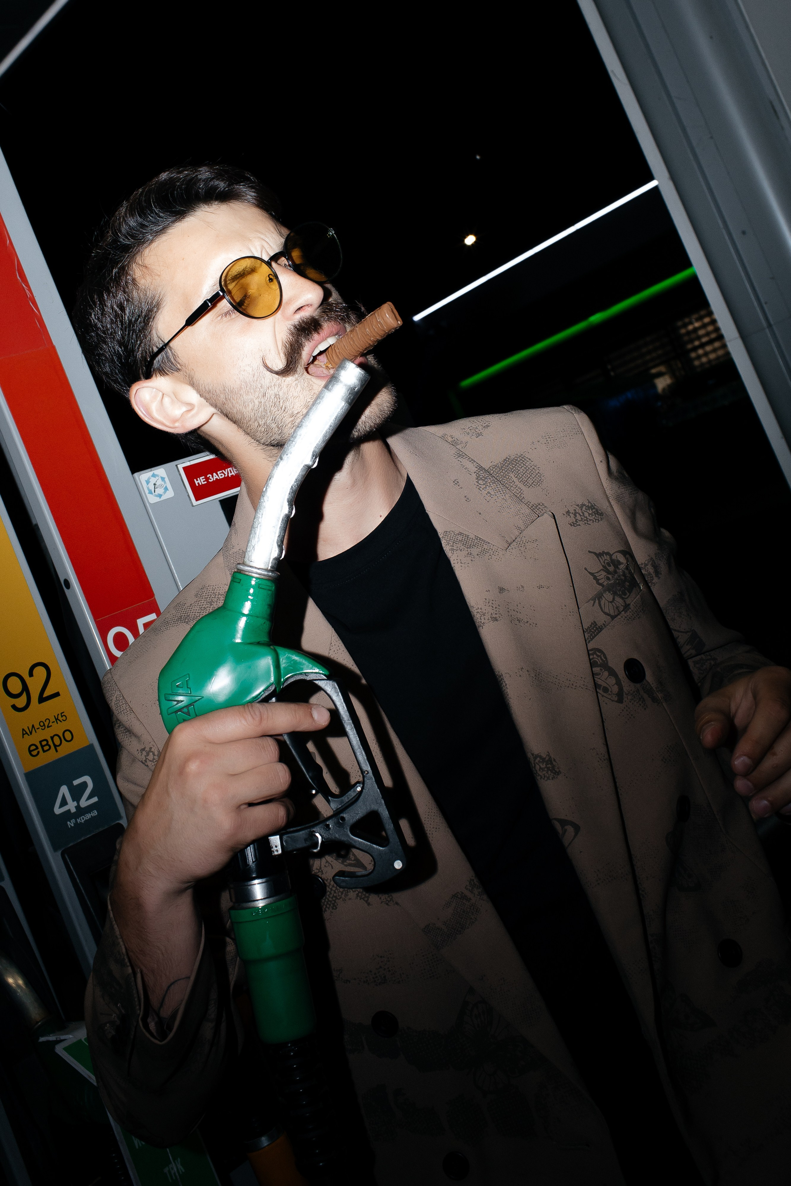 Михаил Гришечкин. Контент-съёмка на заправке. Сергеев Алексей. Фотограф