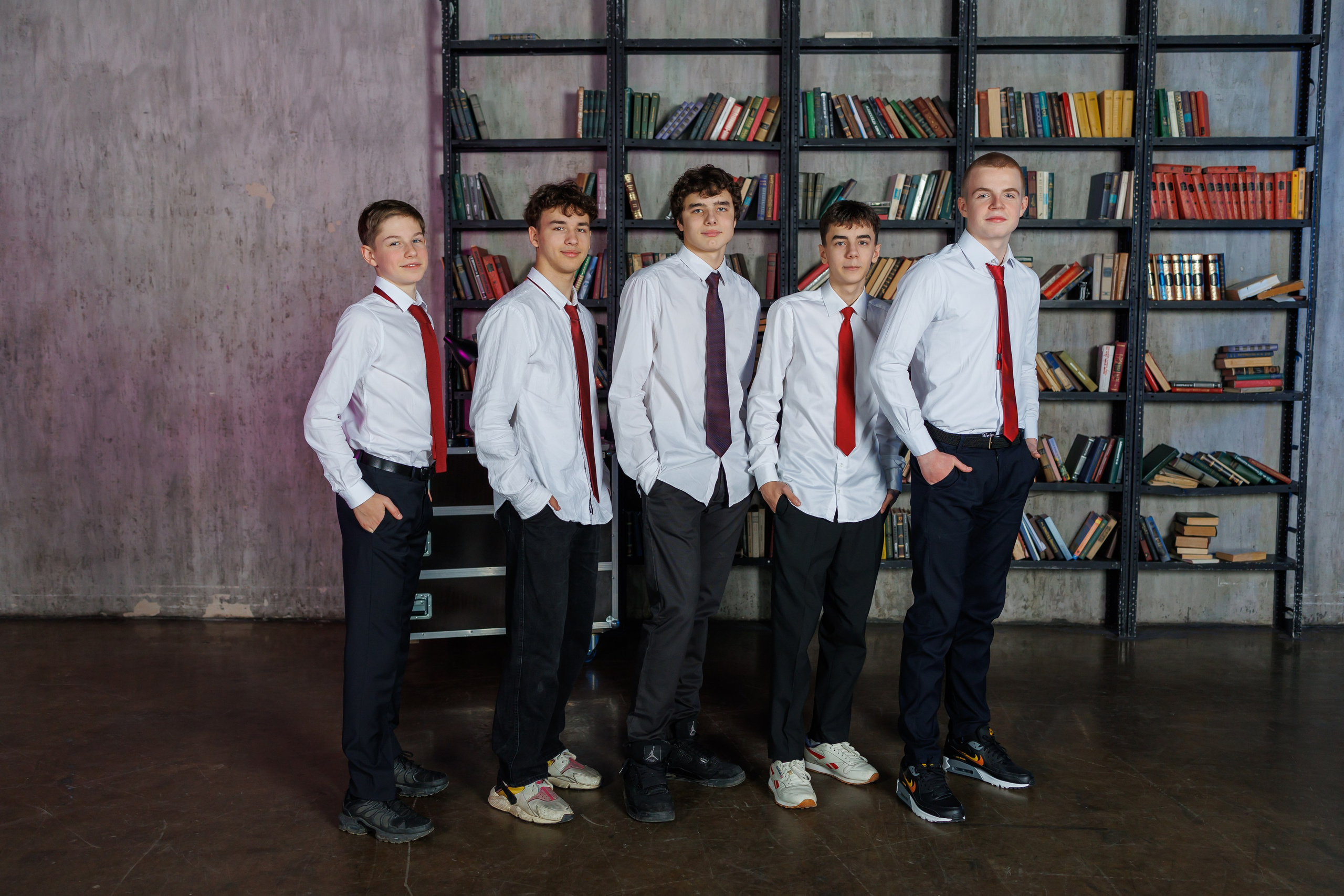 Студийная фотосъемка для старших классов в Москве. Профессиональная фото и видеосъемка. Москва