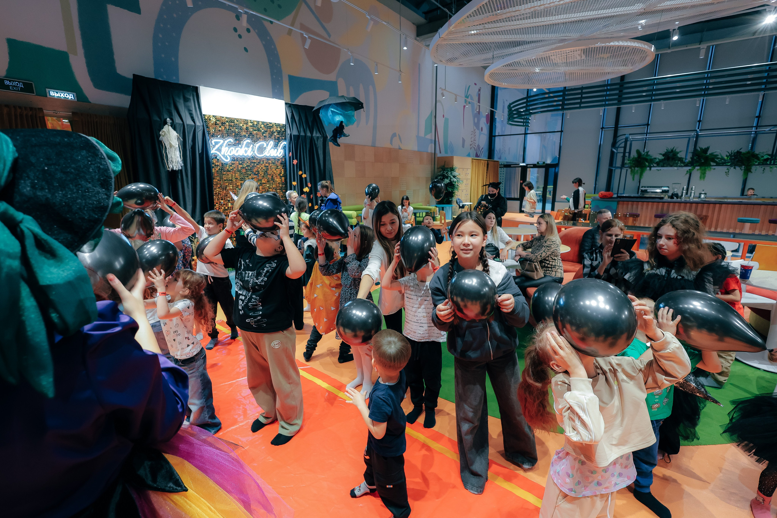 02.11 Halloween в Zhooki Park. Команда специалистов в мире фотографии и видео. Детский фотограф, семейный фотограф