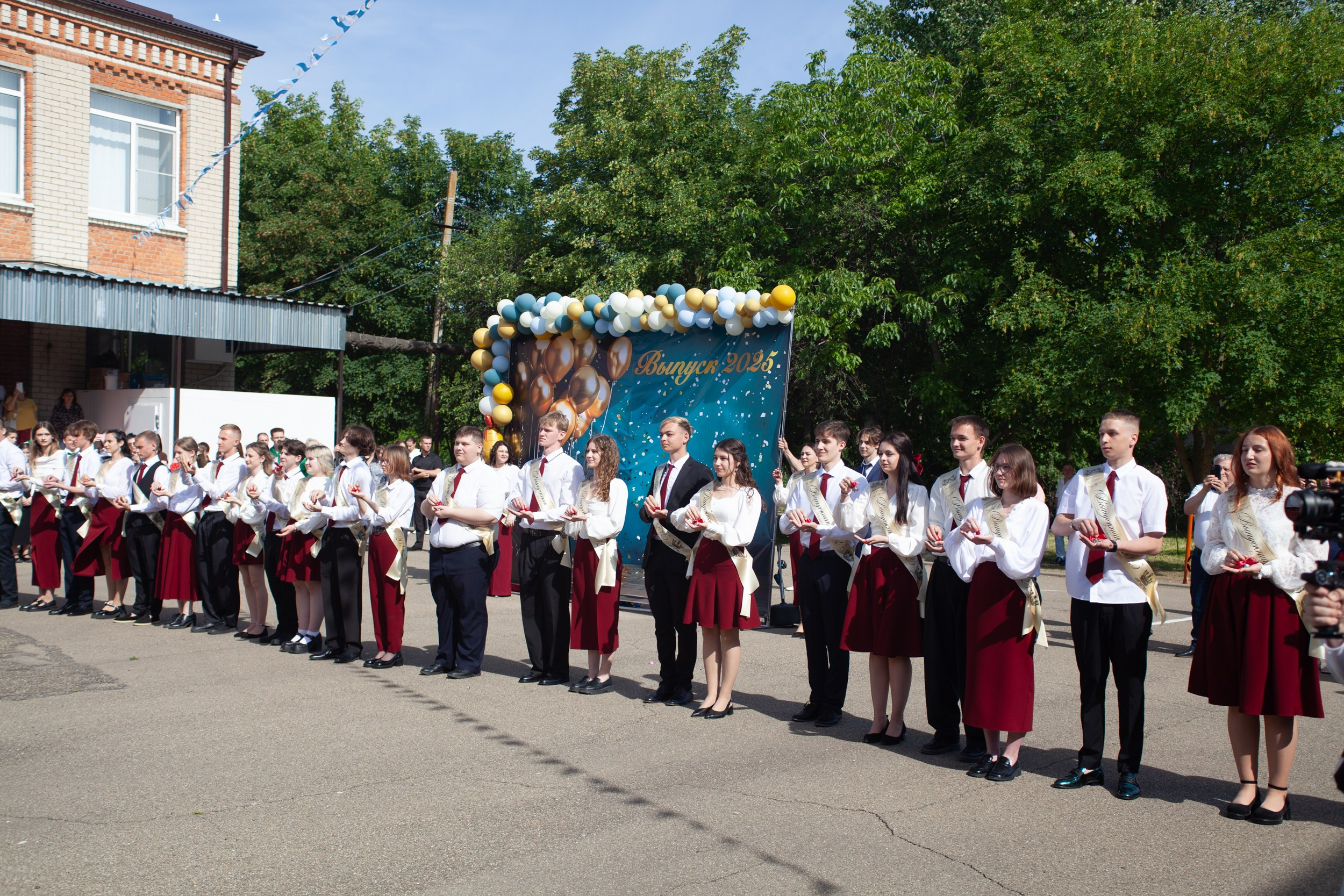Последний звонок в Десяточке