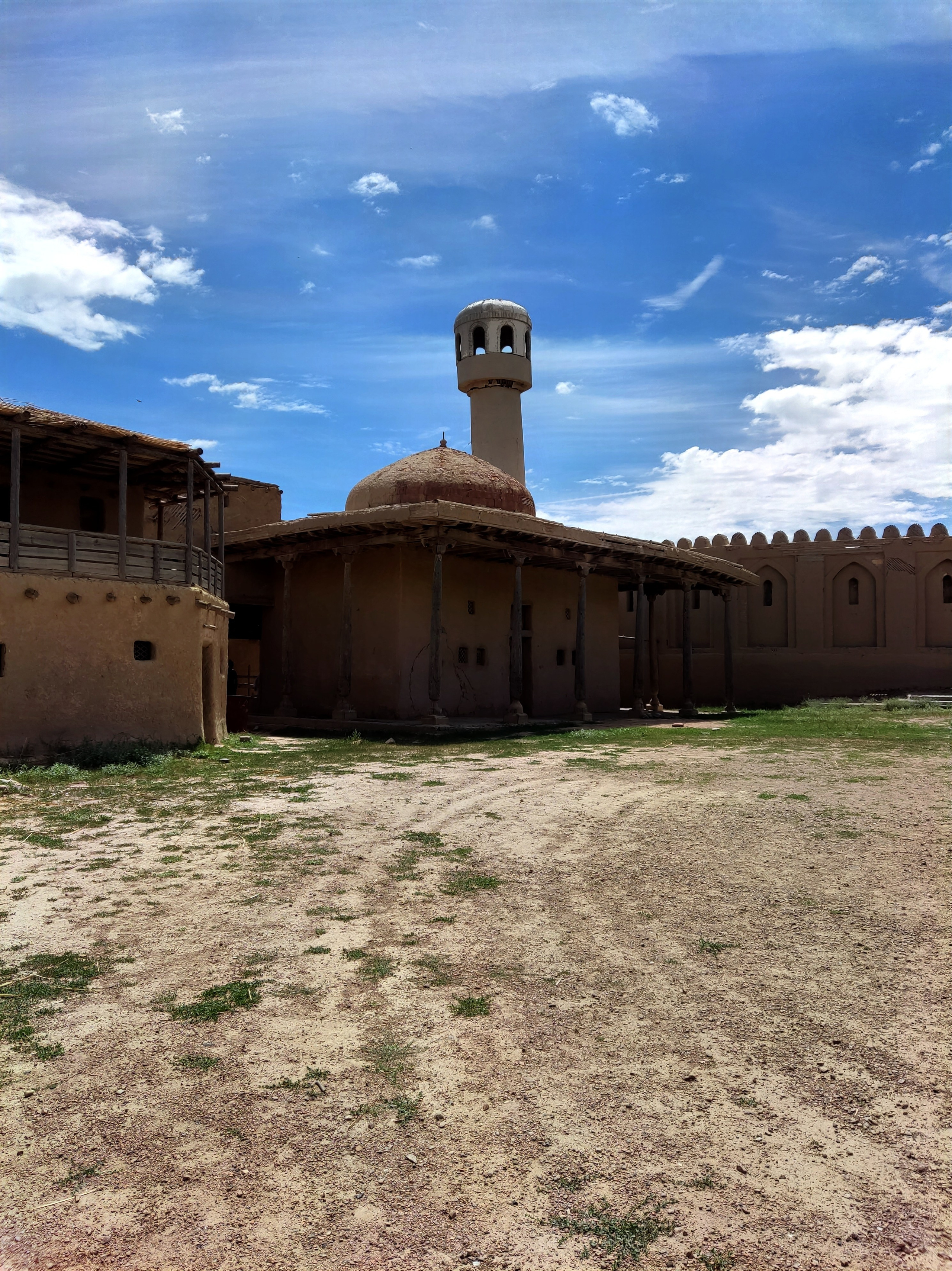 Экскурсия и тур в Город Кочевников и к Петроглифам Тамгалы Тас Будда из Алматы