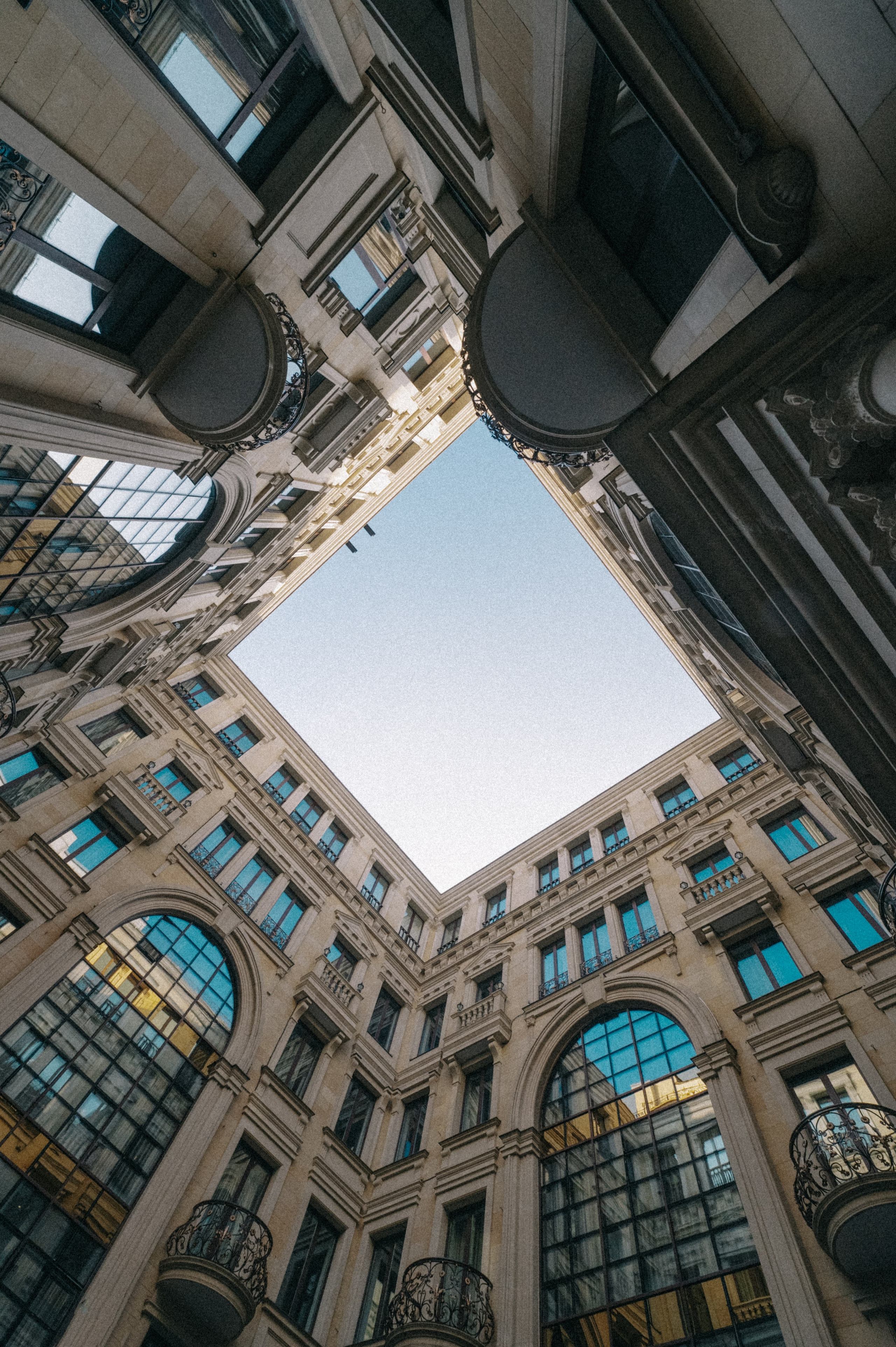 Свадьба для двоих с прогулкой в The St. Regis Москва Никольская 5*. Свадебный и семейный фотограф Виктория Носачёва. Щелково, Москва и МО