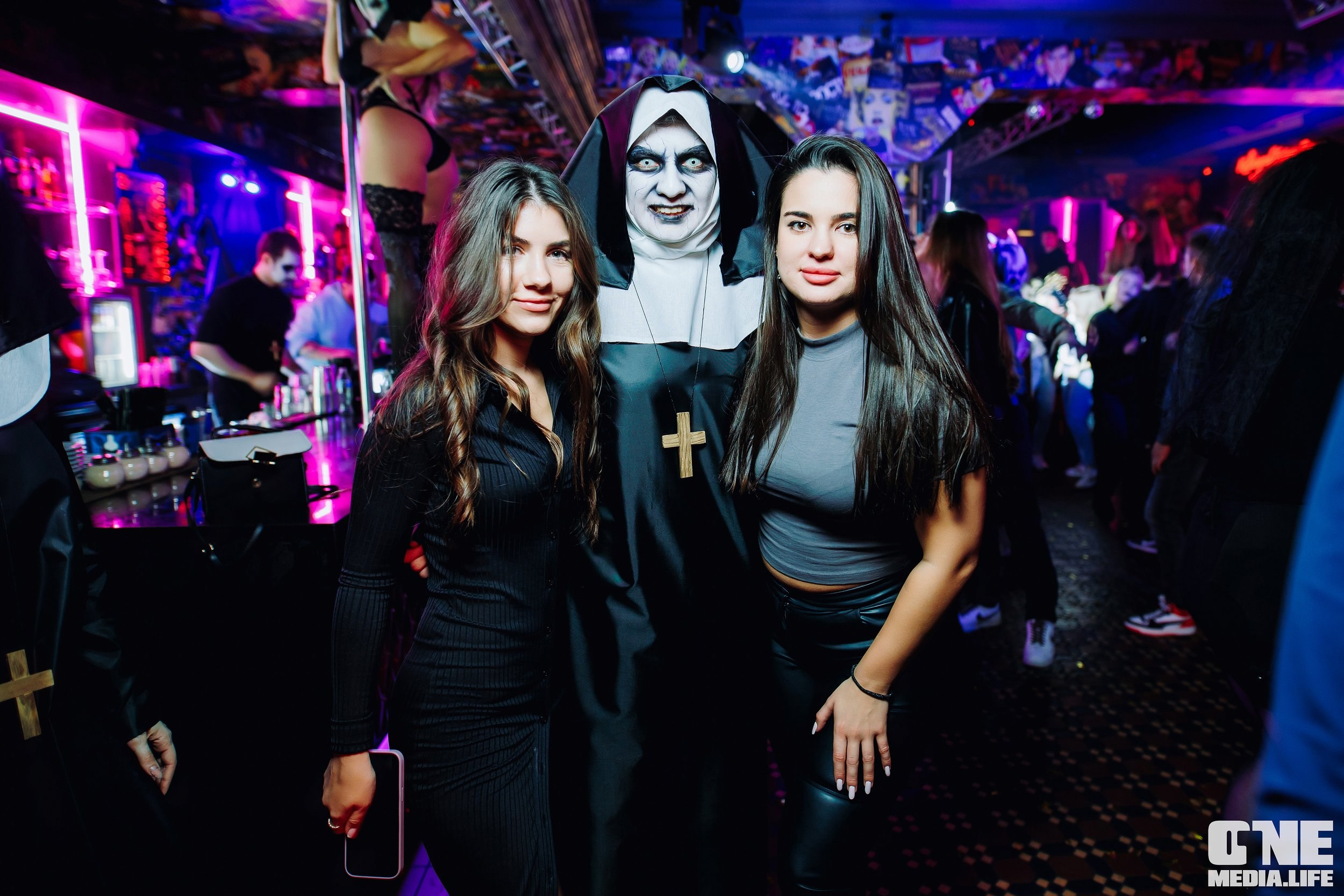 Фоторепортаж из бара XxxX. One Media Life: фоторепортажи, фотоотчеты с мероприятий и заведений