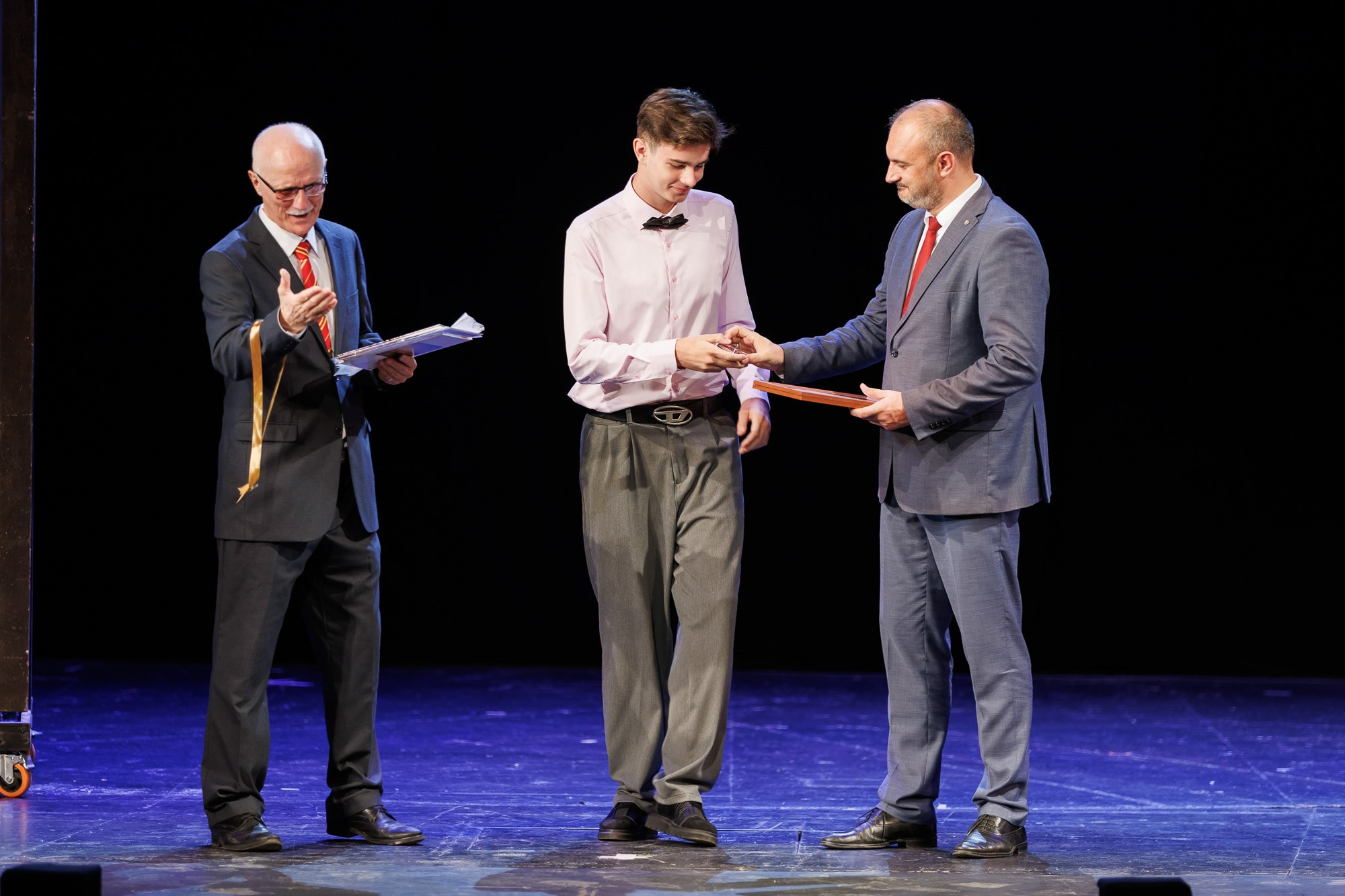 Выпускной вечер в Севастопольской гимназии № 1 имени А. С. Пушкина. Свадебный фотограф, фотосъемка в Крыму, Севастополе, Симферополе, Ялте