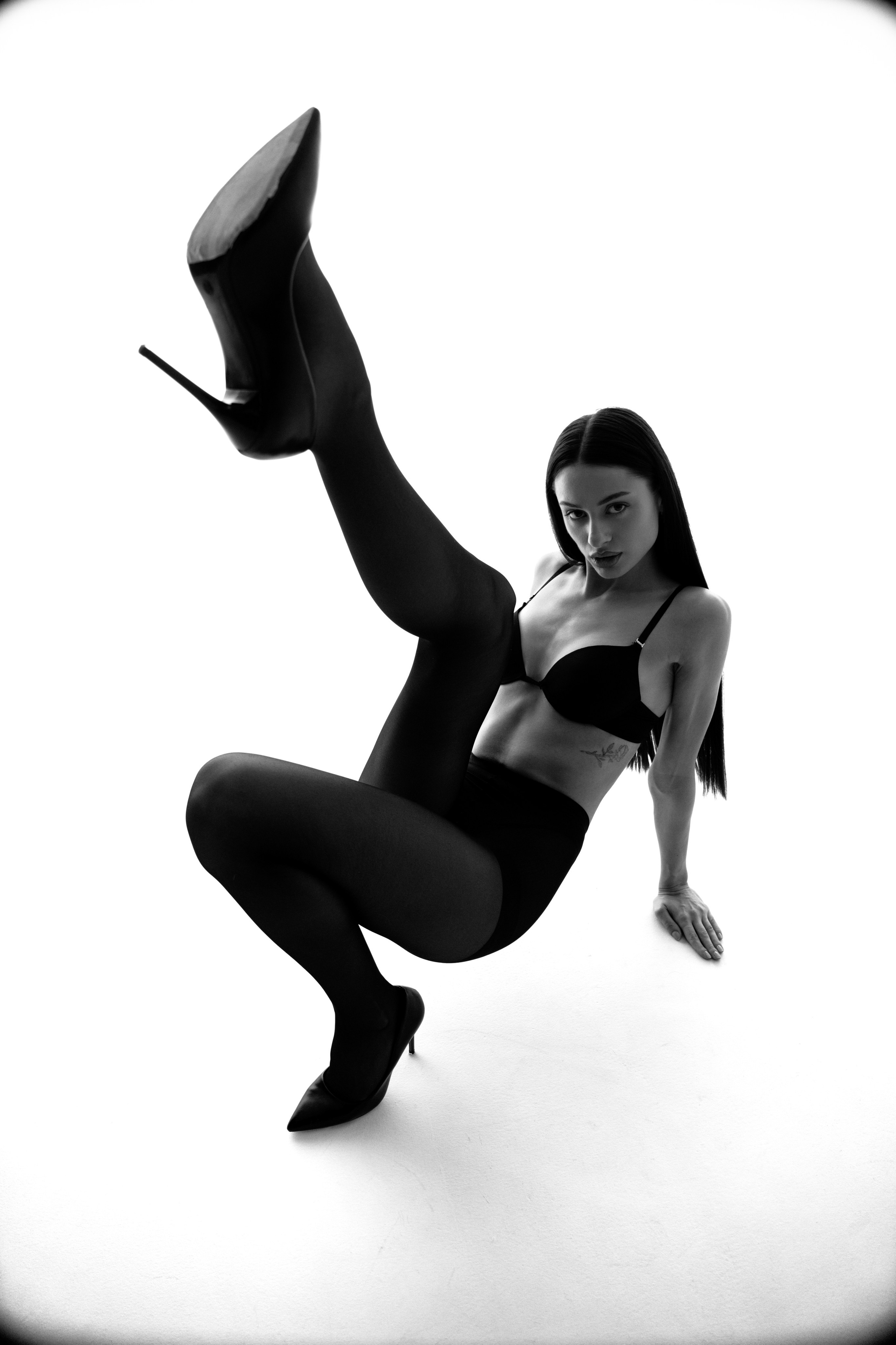 Фото белья на модели Алина М для каталога и маркетплейсов