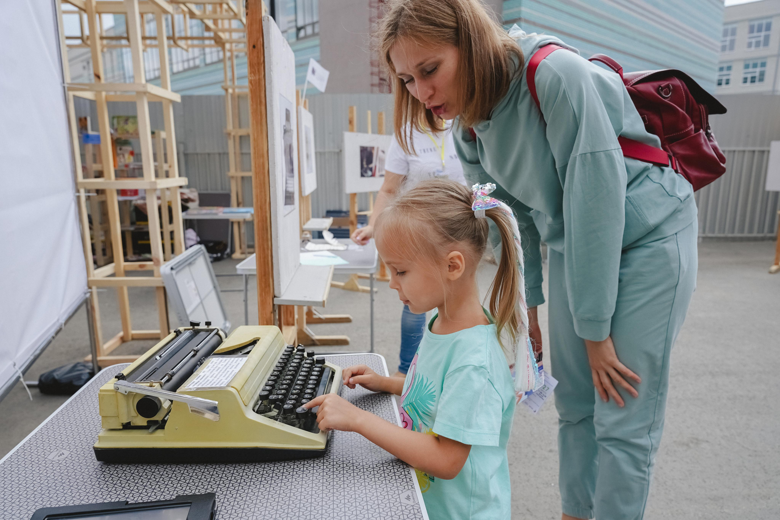 Литературная коллаборация «ДУХ». Фотограф в детский сад в Екатеринбурге, выпускные альбомы Юлия Умерова