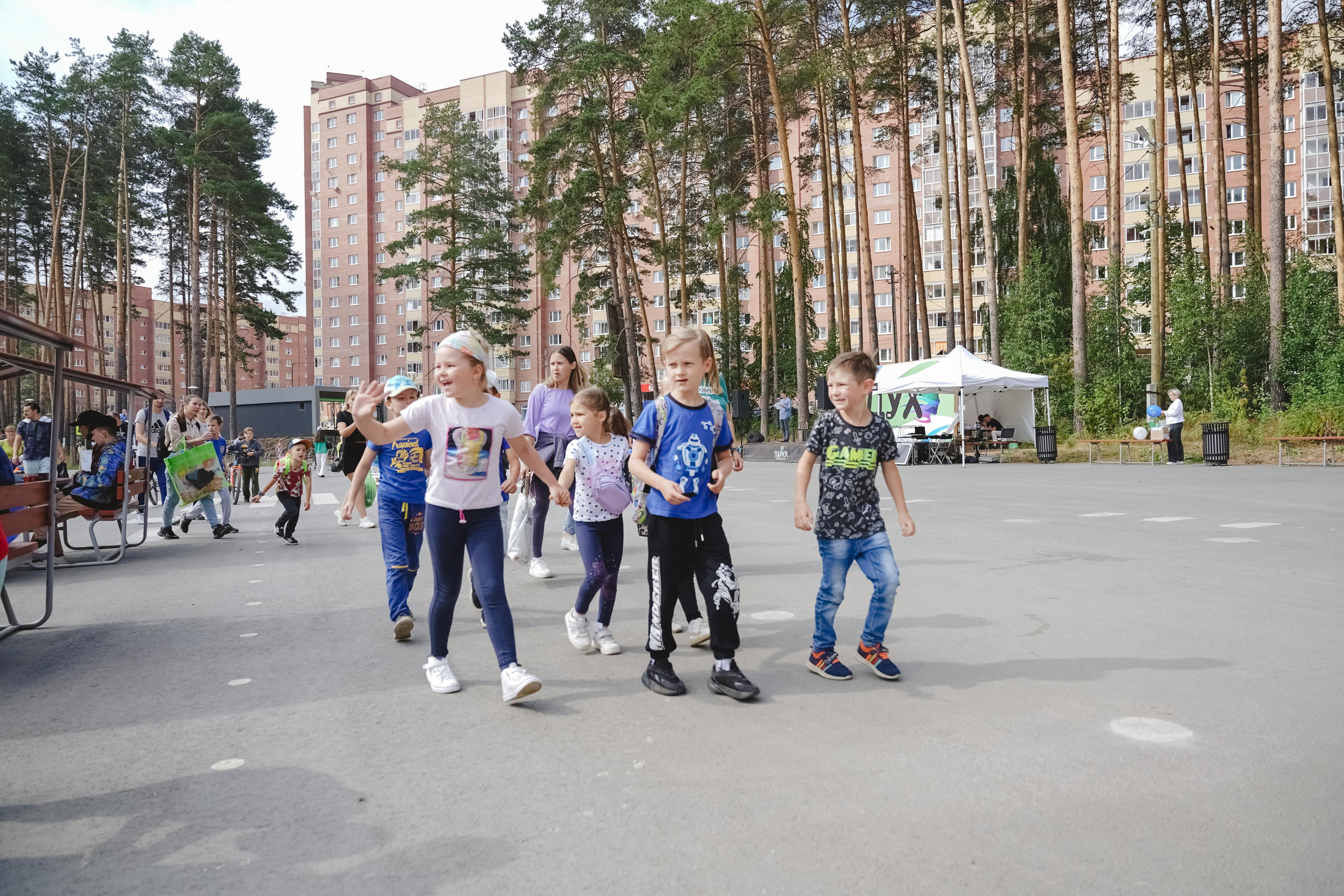 Литературная коллаборация «ДУХ». Фотограф в детский сад в Екатеринбурге, выпускные альбомы Юлия Умерова