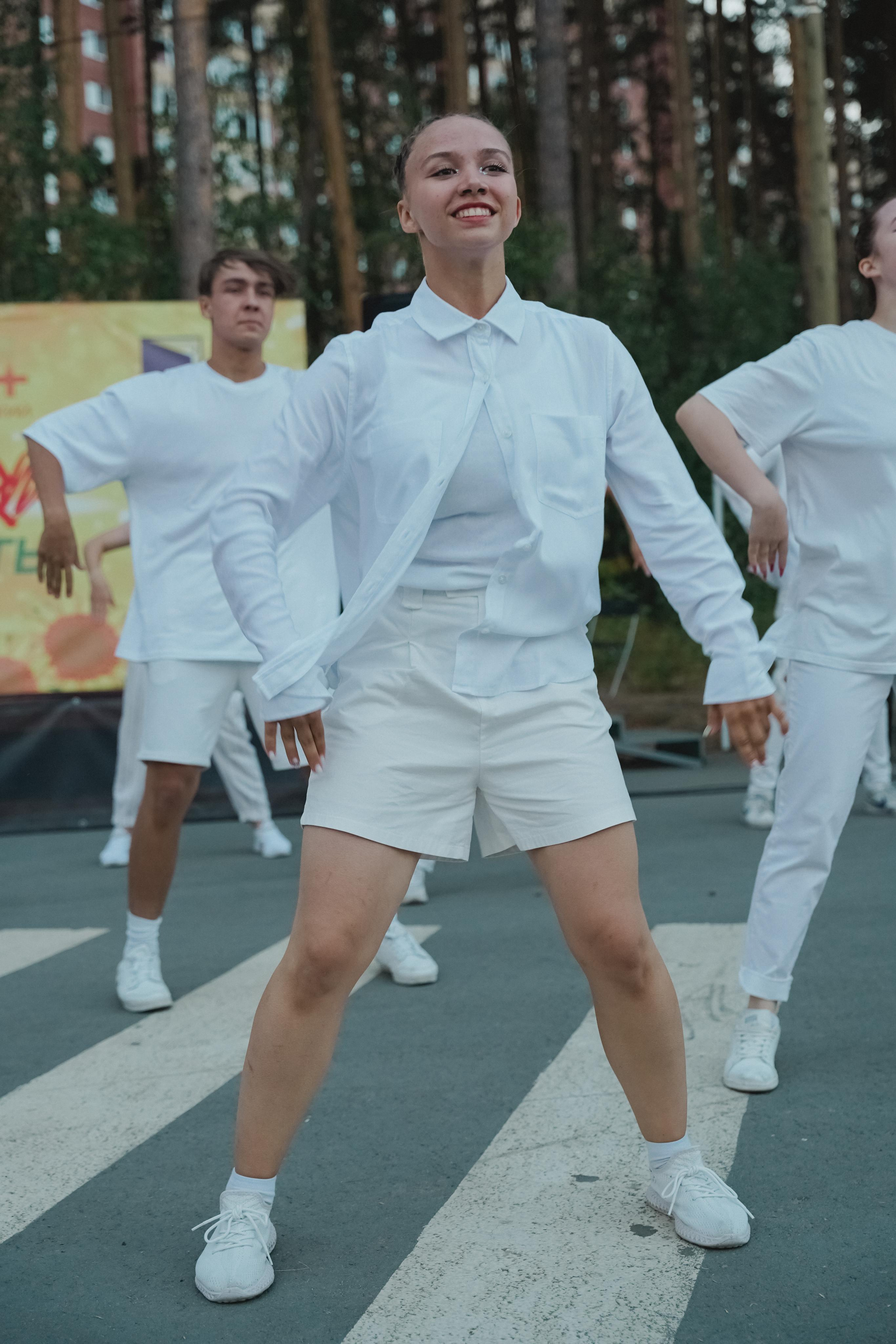 Танцы на тропе. Фотограф в детский сад в Екатеринбурге, выпускные альбомы Юлия Умерова