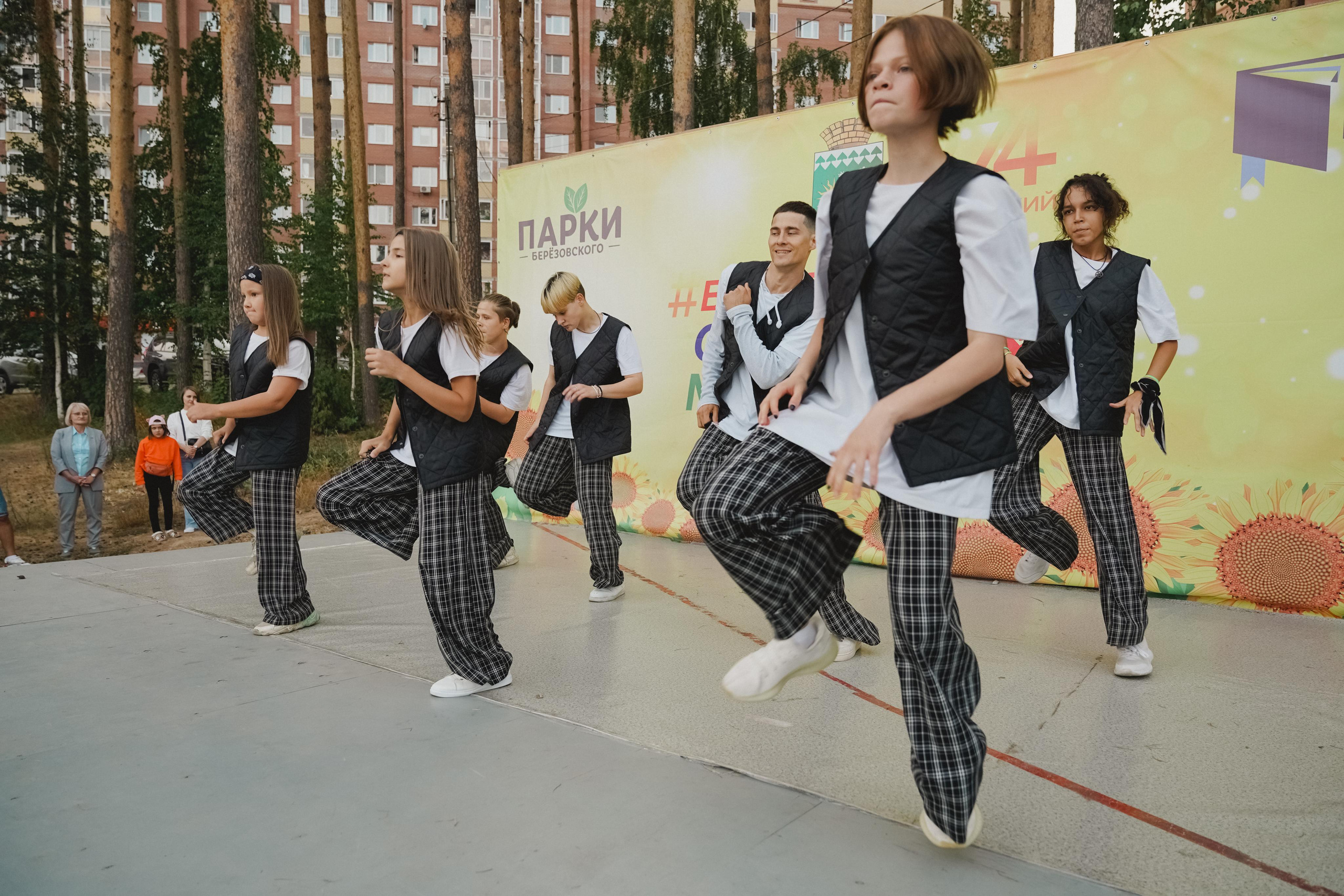 Танцы на тропе. Фотограф в детский сад в Екатеринбурге, выпускные альбомы Юлия Умерова
